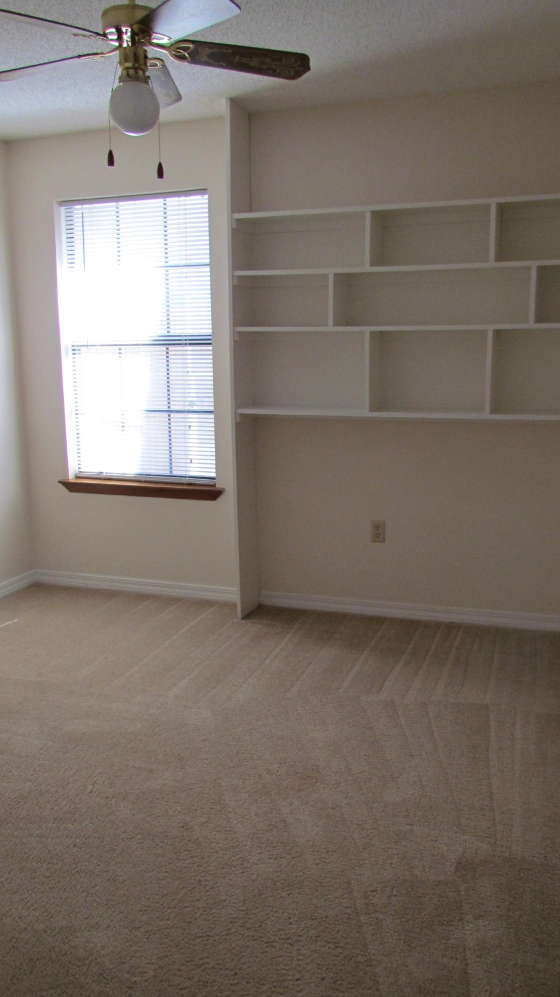 VALPARAISO PINECREST 3 - Residential Lease