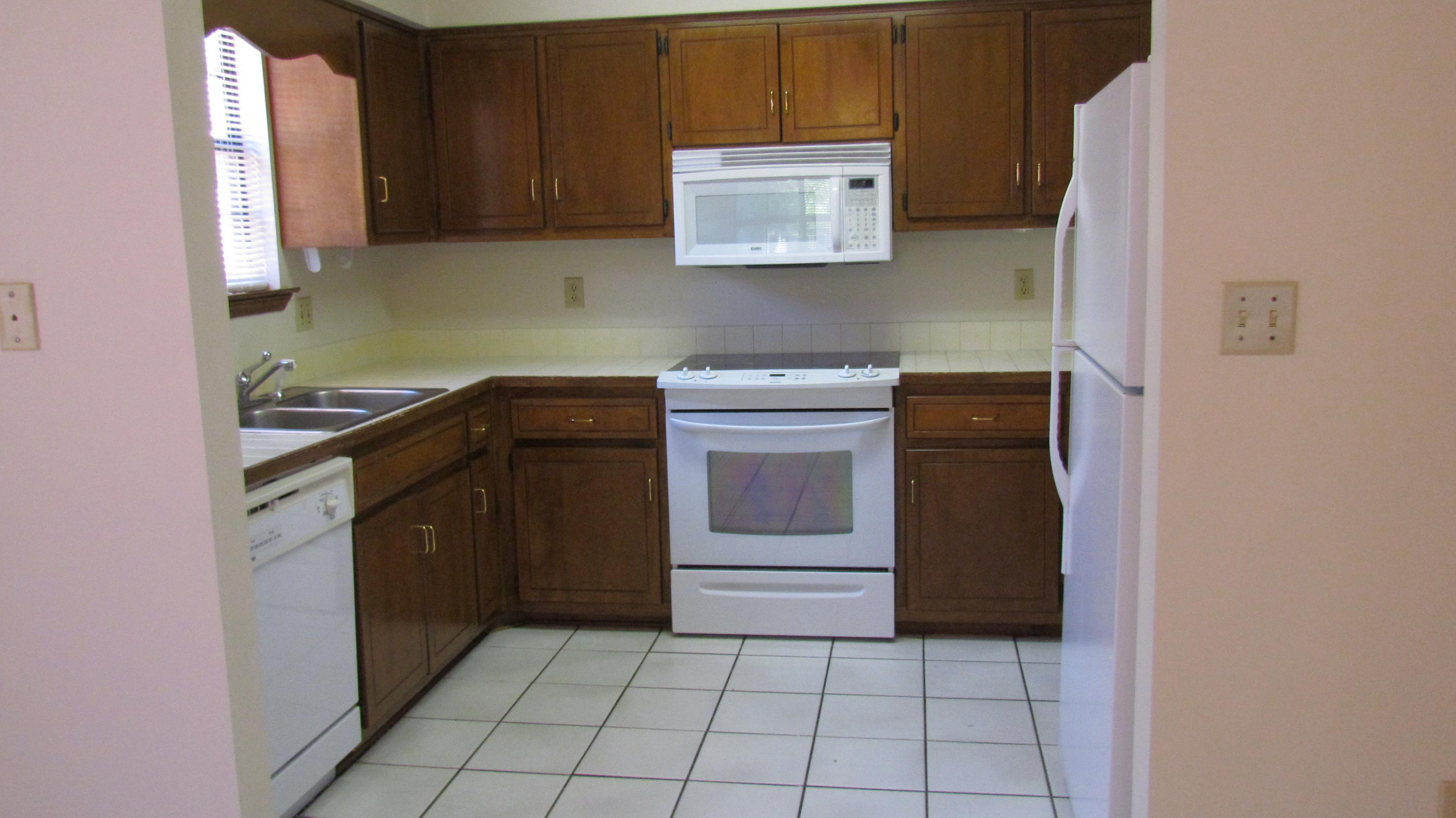 VALPARAISO PINECREST 3 - Residential Lease