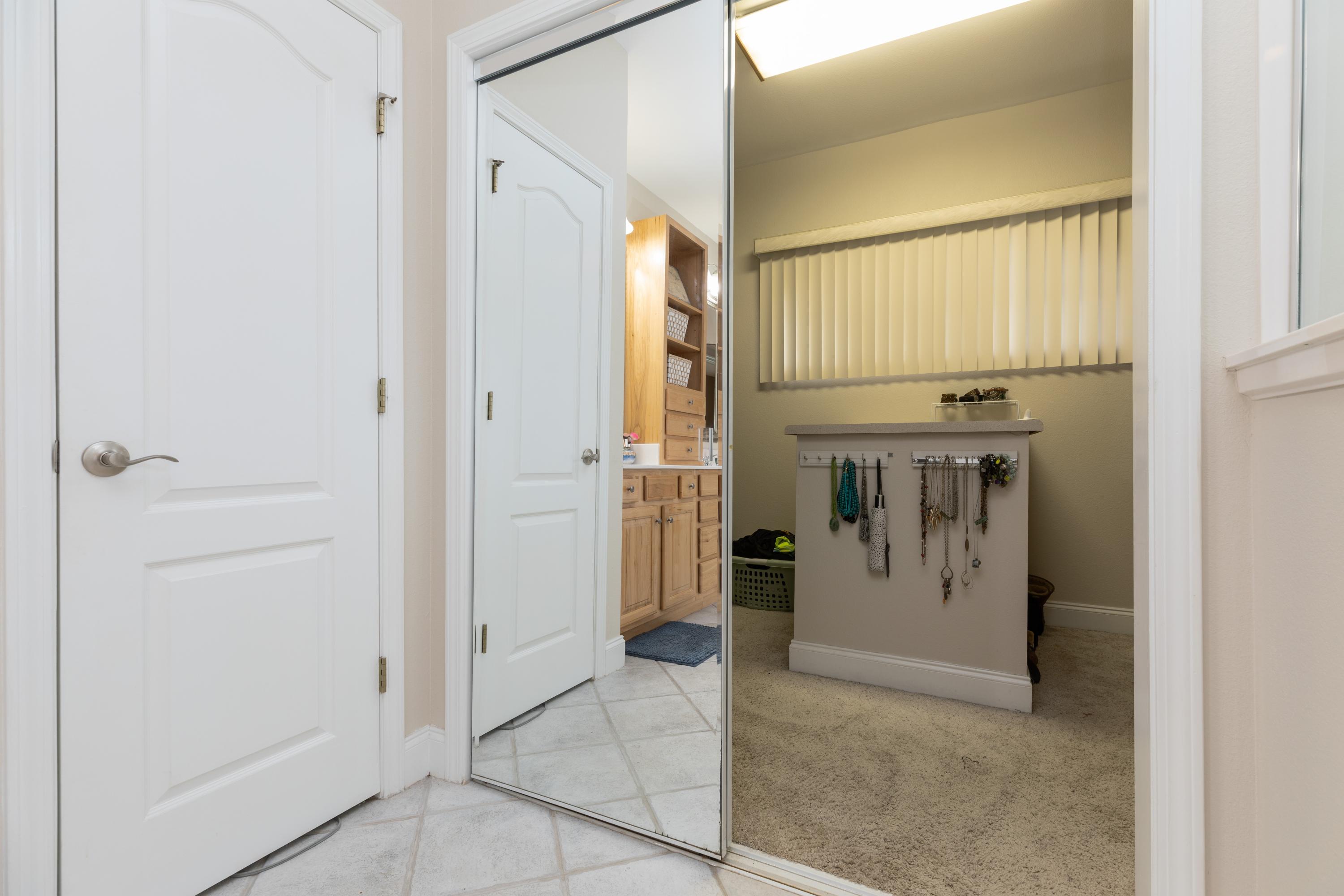 RIVERSIDE NORTH - Residential