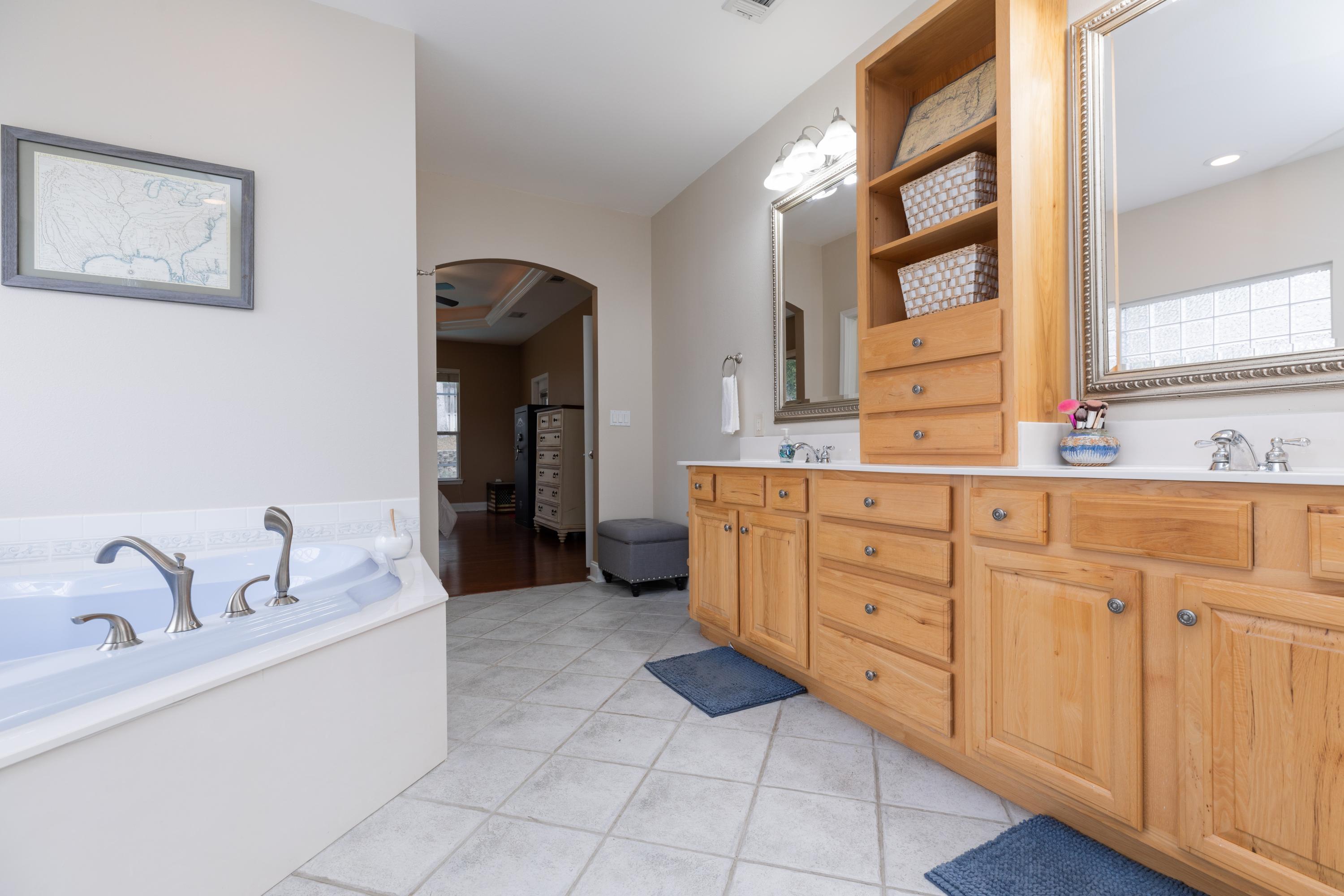 RIVERSIDE NORTH - Residential