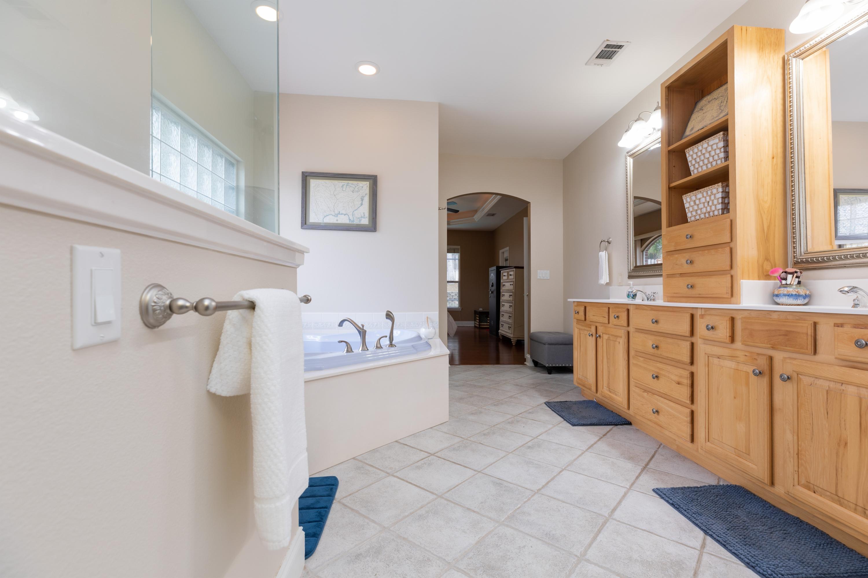 RIVERSIDE NORTH - Residential