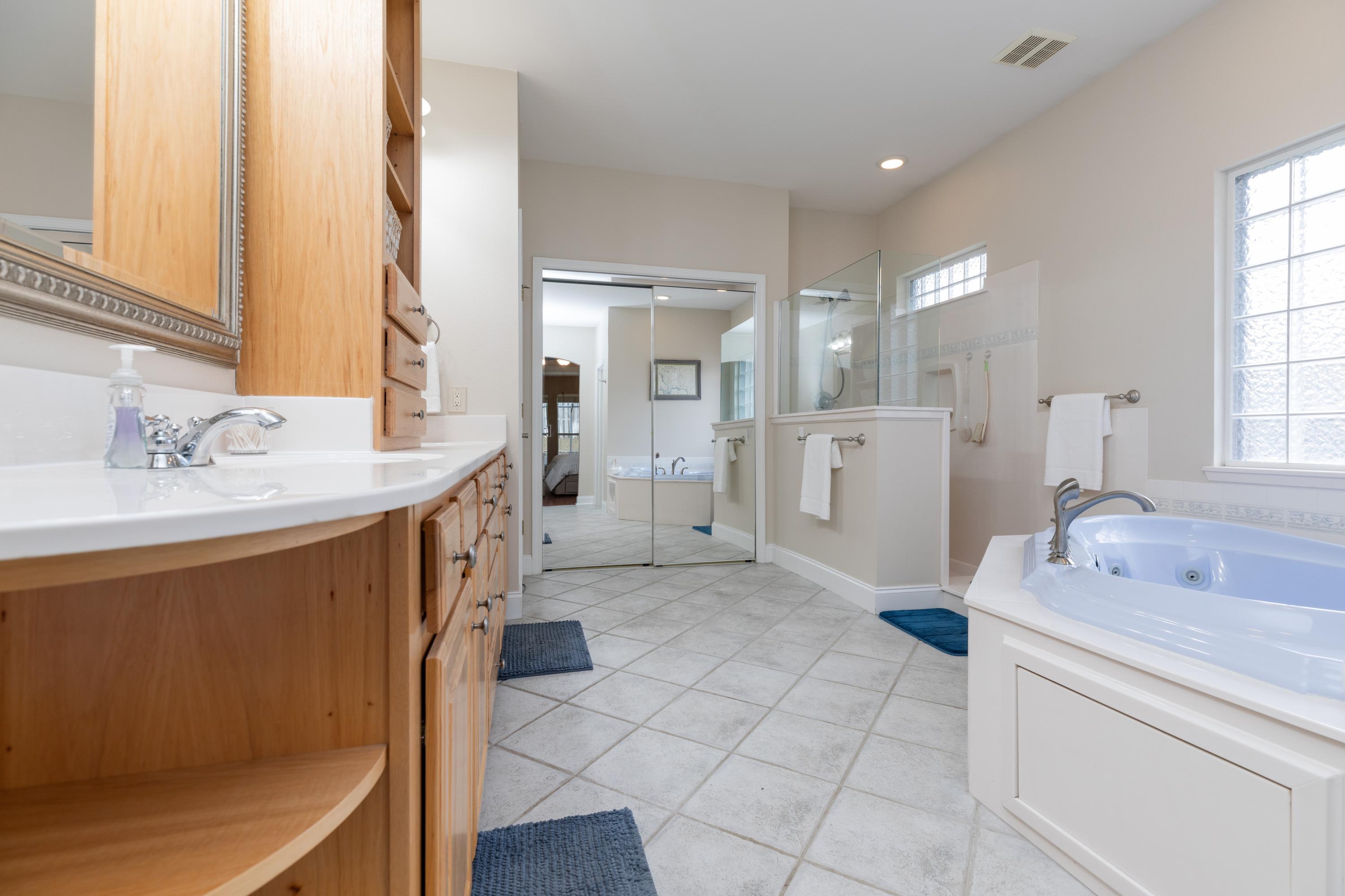 RIVERSIDE NORTH - Residential