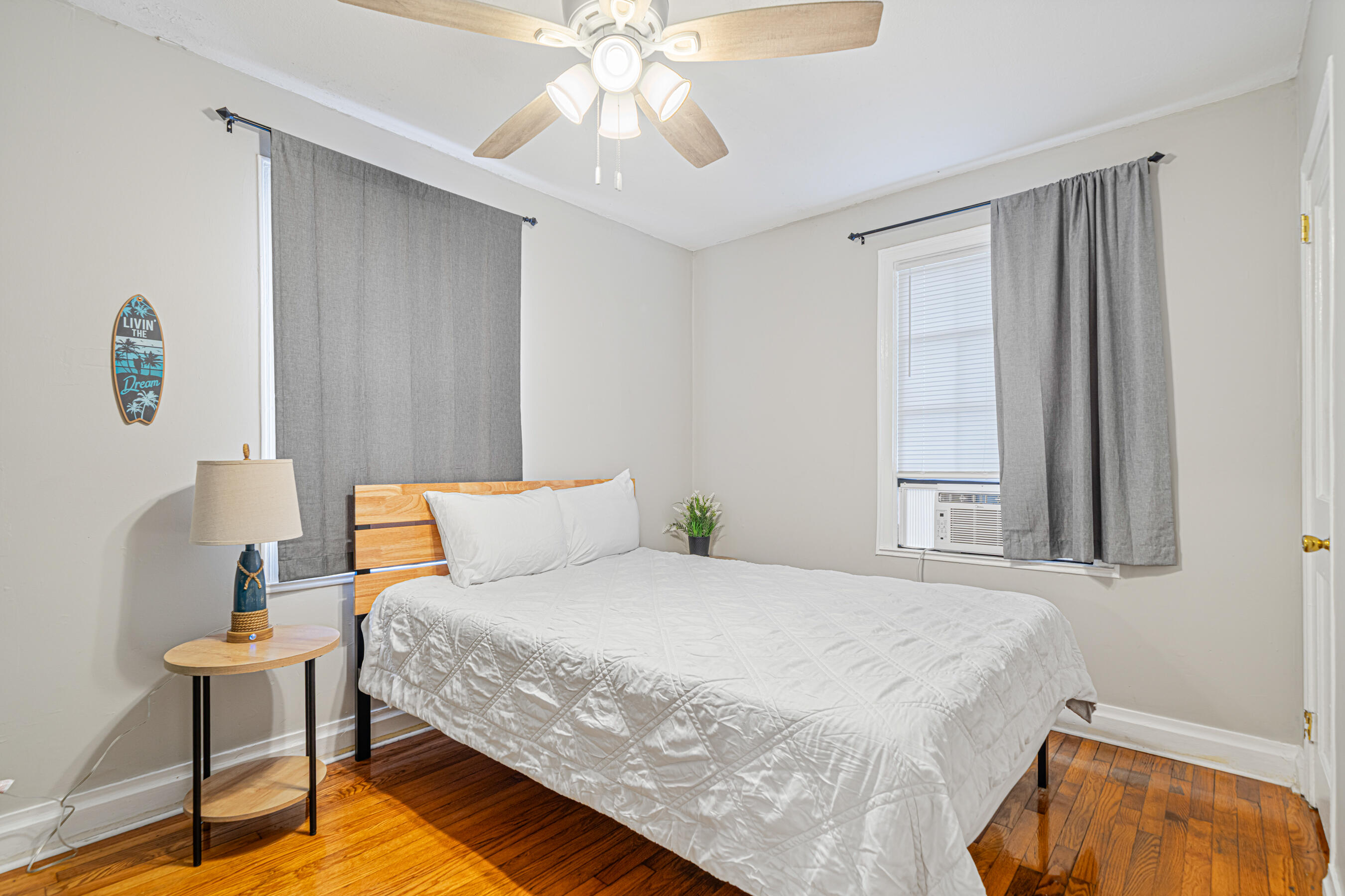 NAVY POINT - Residential