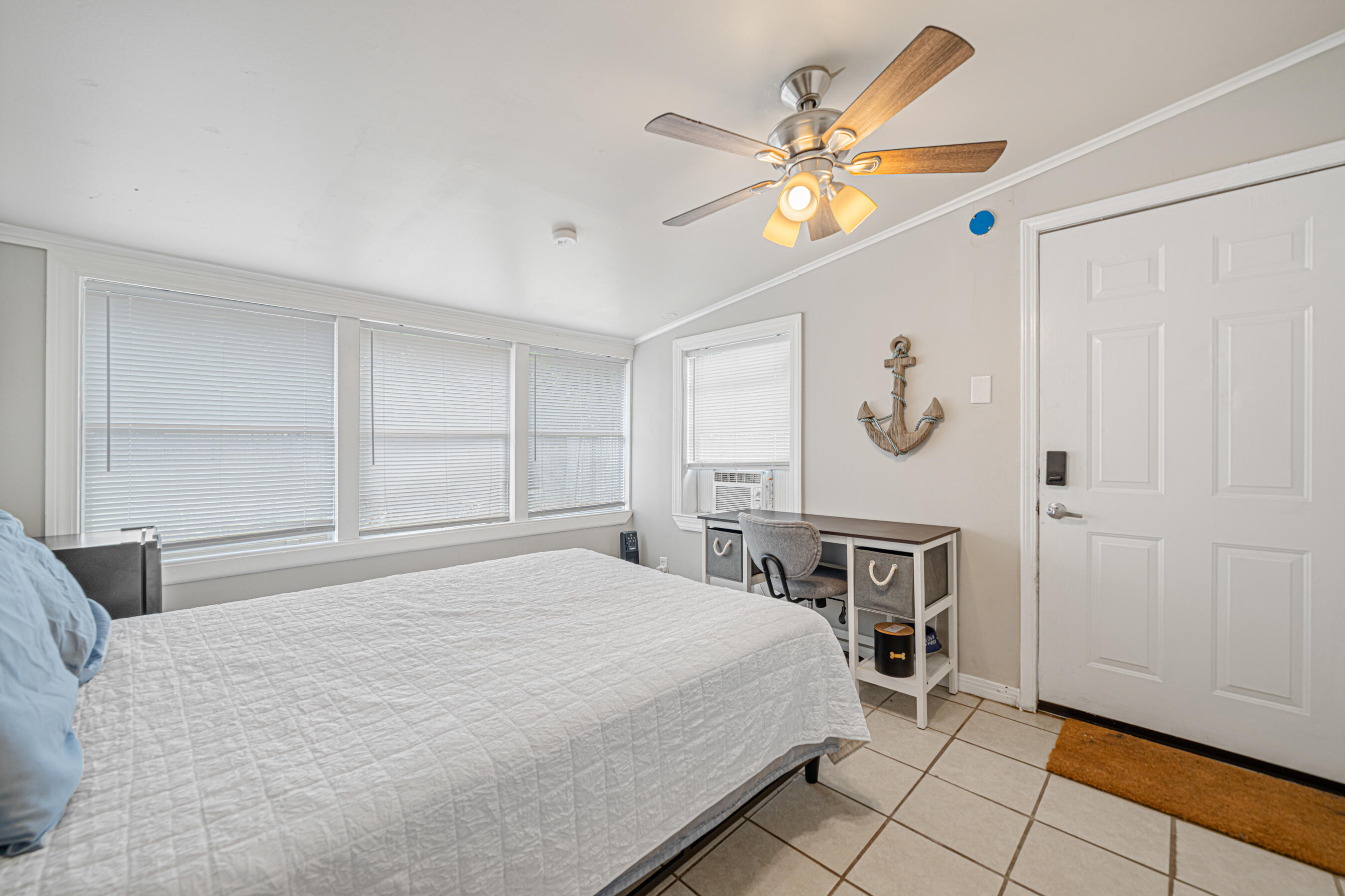 NAVY POINT - Residential