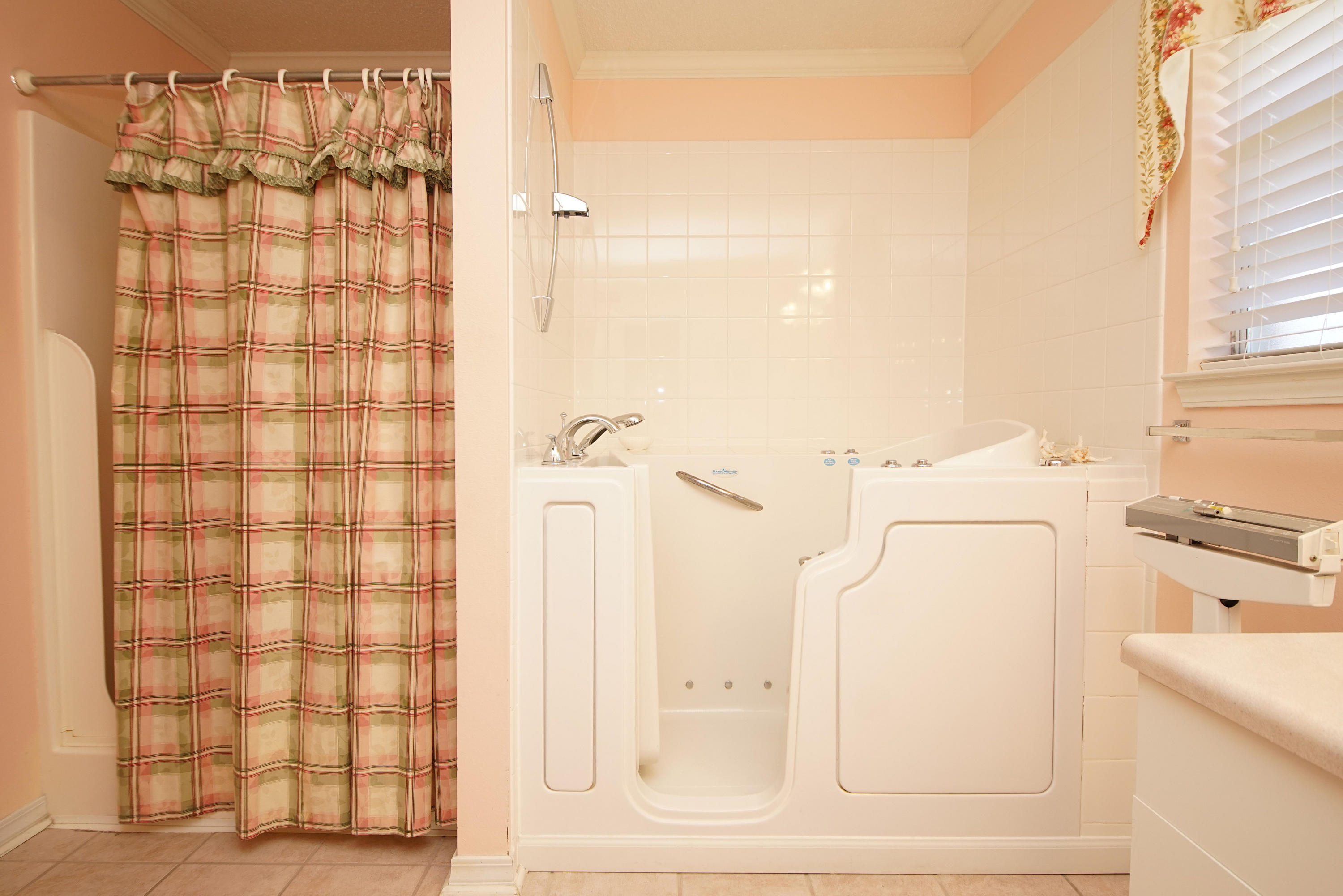 RAINTREE ESTATES - Residential