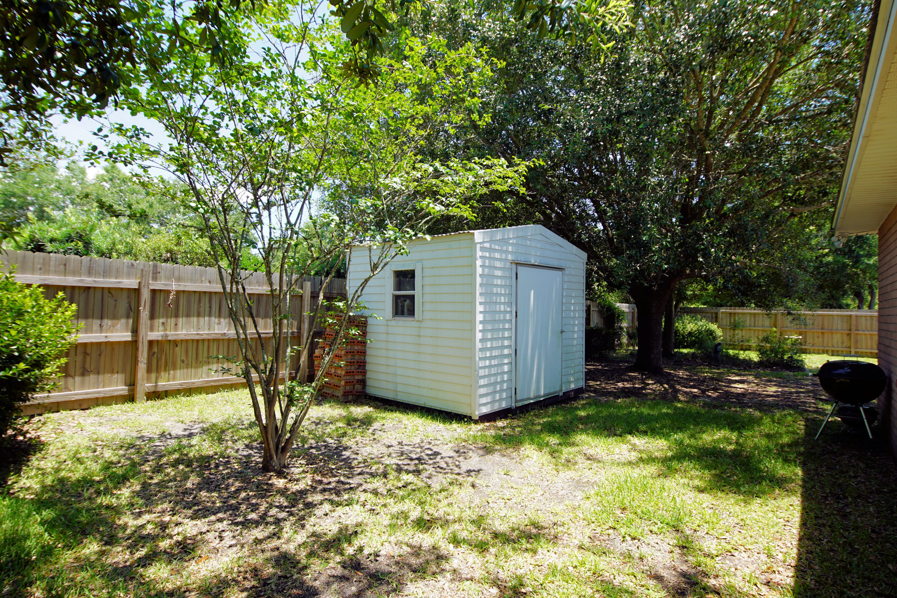 RAINTREE ESTATES - Residential