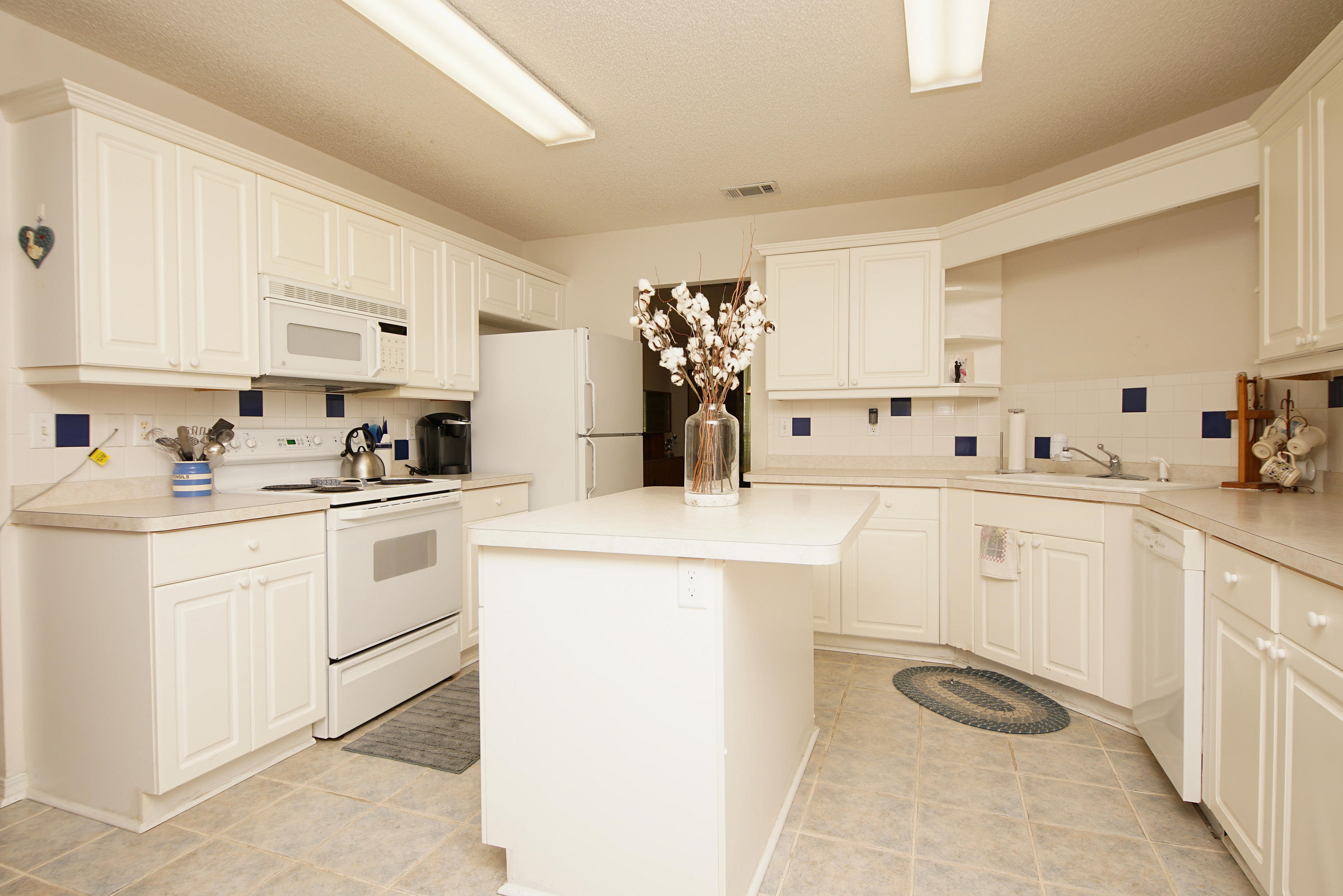 RAINTREE ESTATES - Residential