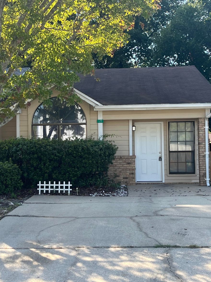 2 bedroom, 2 bathroom town home located near Fort Walton Beach High School. The town home has cathedral ceilings, split bedroom floor plan, breakfast bar in the kitchen, screened in back porch. Call today to view your new home. No pets.
