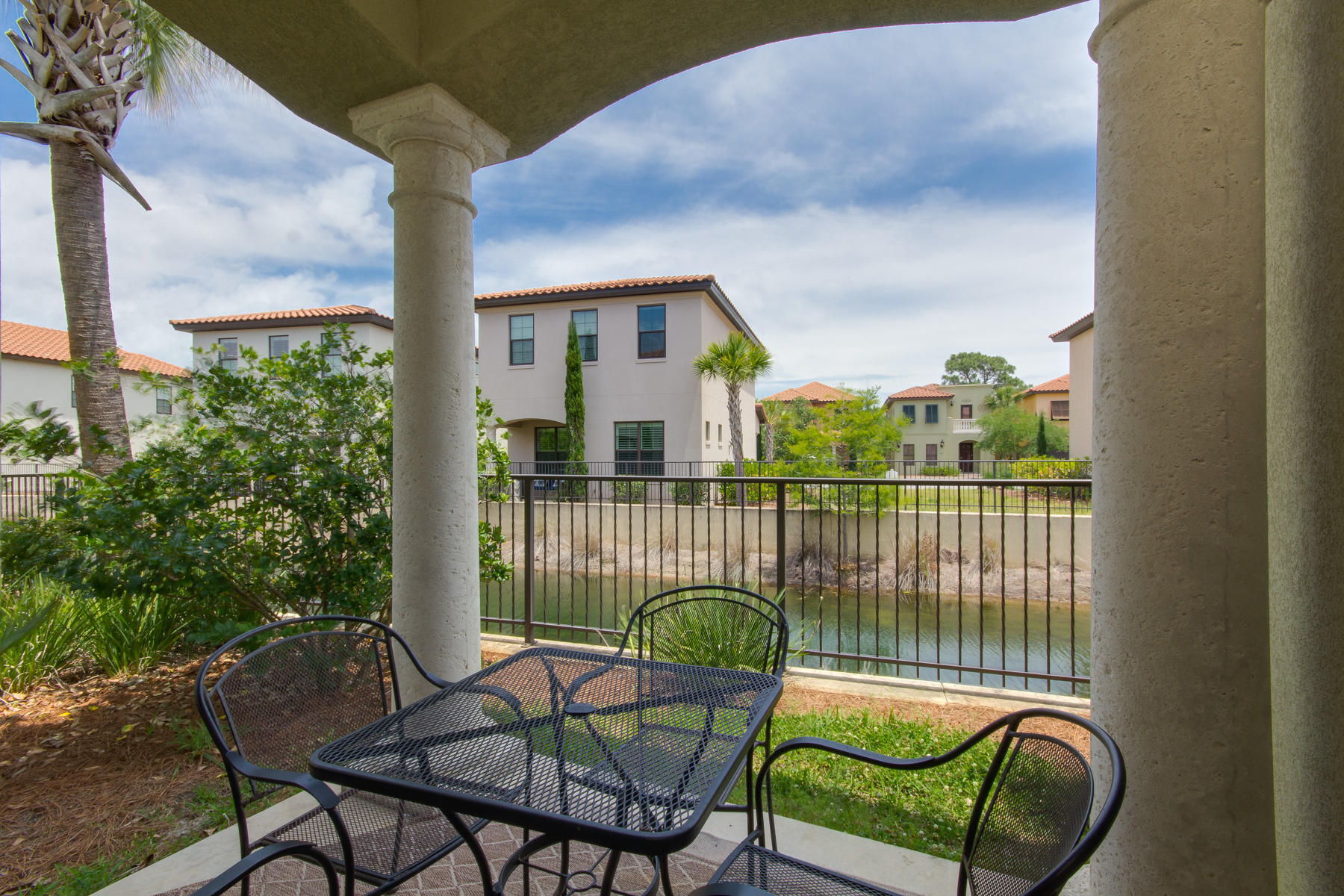 VILLA LAGO - Residential