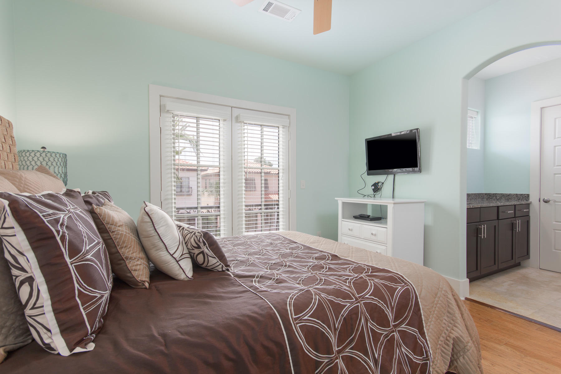 VILLA LAGO - Residential