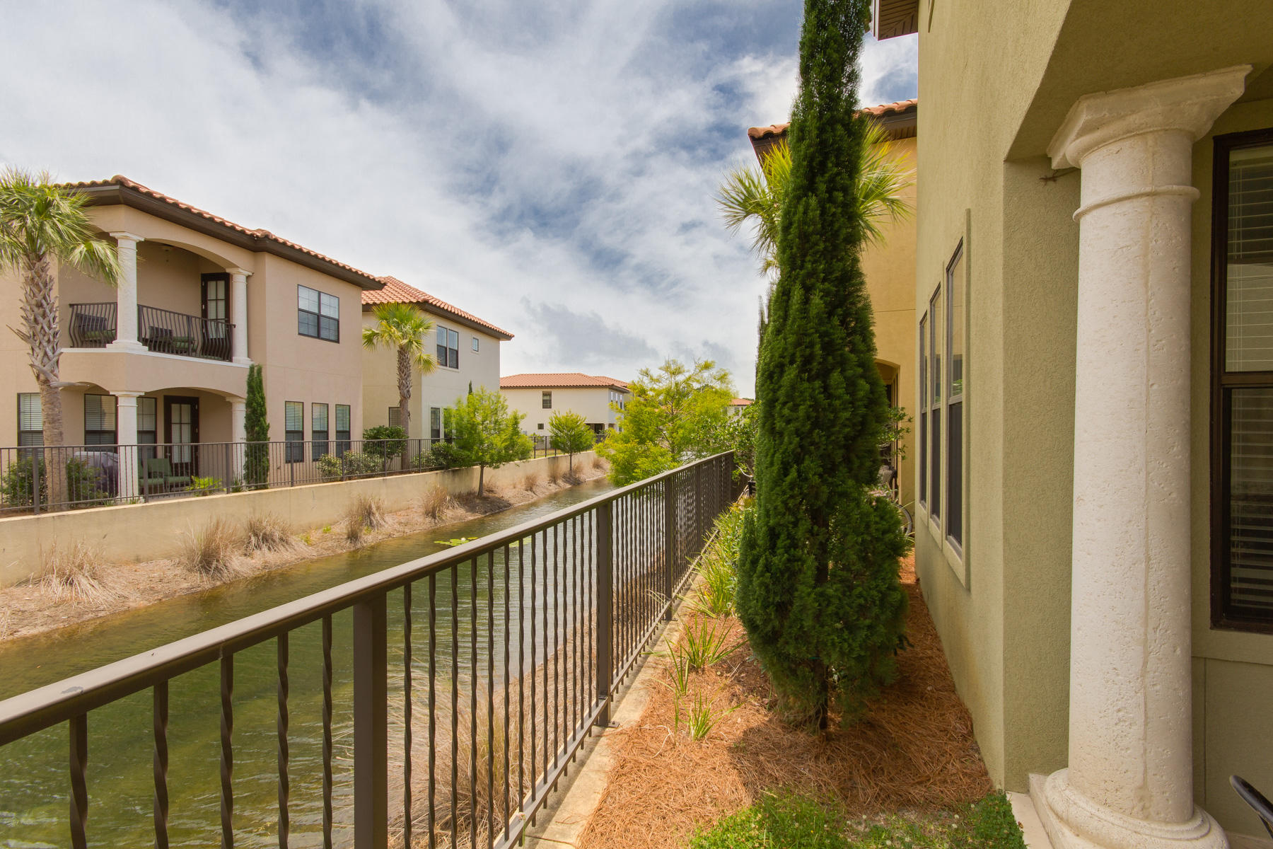 VILLA LAGO - Residential