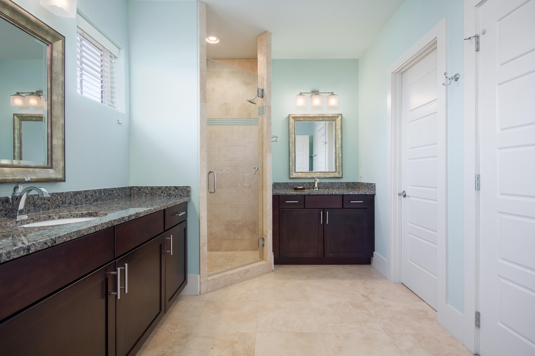 VILLA LAGO - Residential