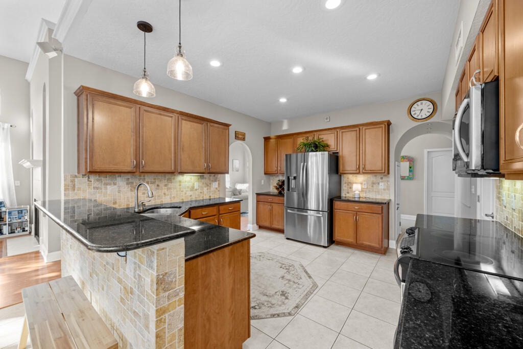 BRIDGEPORT COLONY - Residential