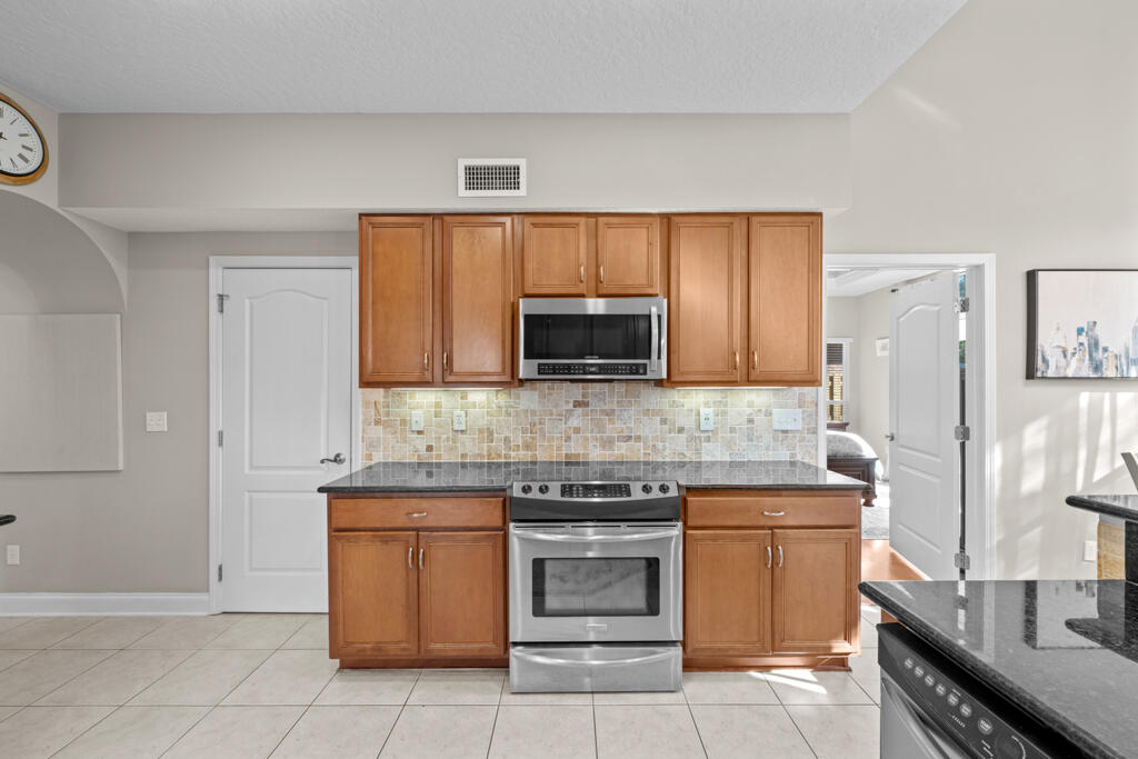 BRIDGEPORT COLONY - Residential