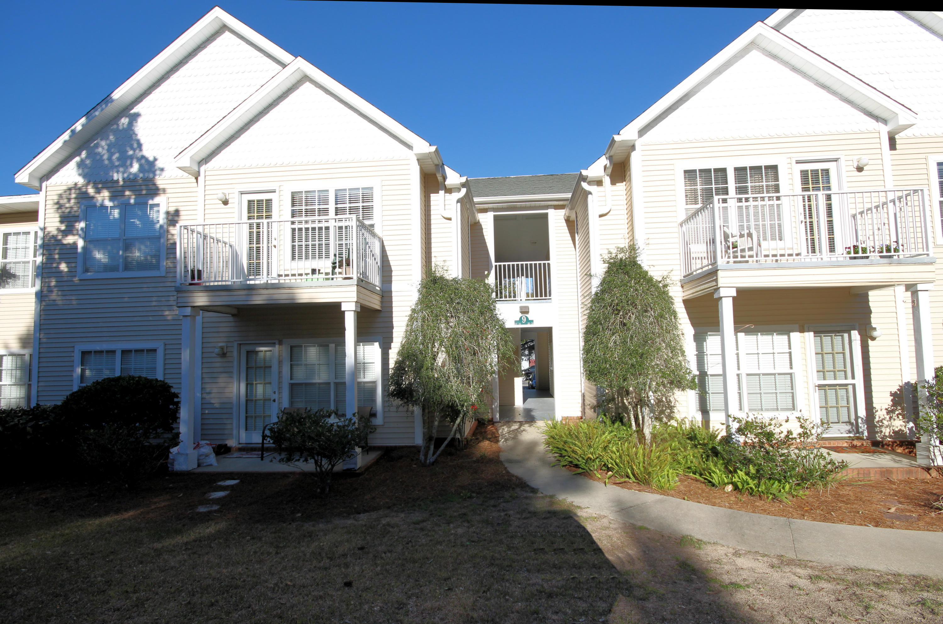 Beautiful, 2 bedroom/2 bath ground floor unit with 1000 sq ft and located in The Oaks in Niceville, FL! The seller renovated the unit in 2015 with new toilets, garbage disposal, and HVAC system! The 2 designated parking spaces are directly in front of the unit allowing for easy access! This unit has an open floor plan with the kitchen/eat-in area opening to the living room. The living room features a large bay window! The community pool, picnic area and gazebo are very close to the unit! The Oaks condominium is centrally located and close to the military bases, the beaches, restaurants, and shopping. Buyer to verify all dimensions and information.