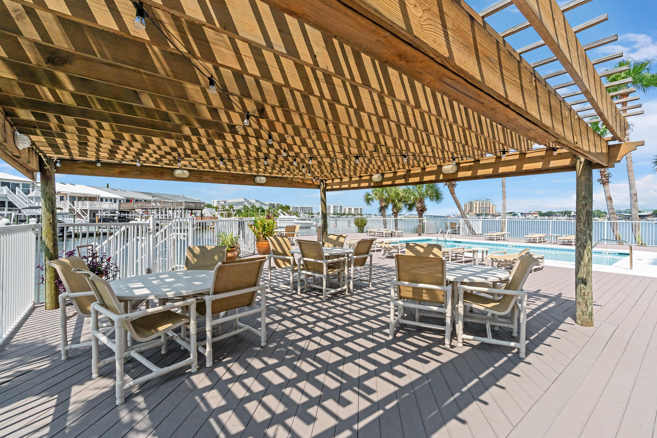 DESTIN HARBOR RESORT WEST - Residential