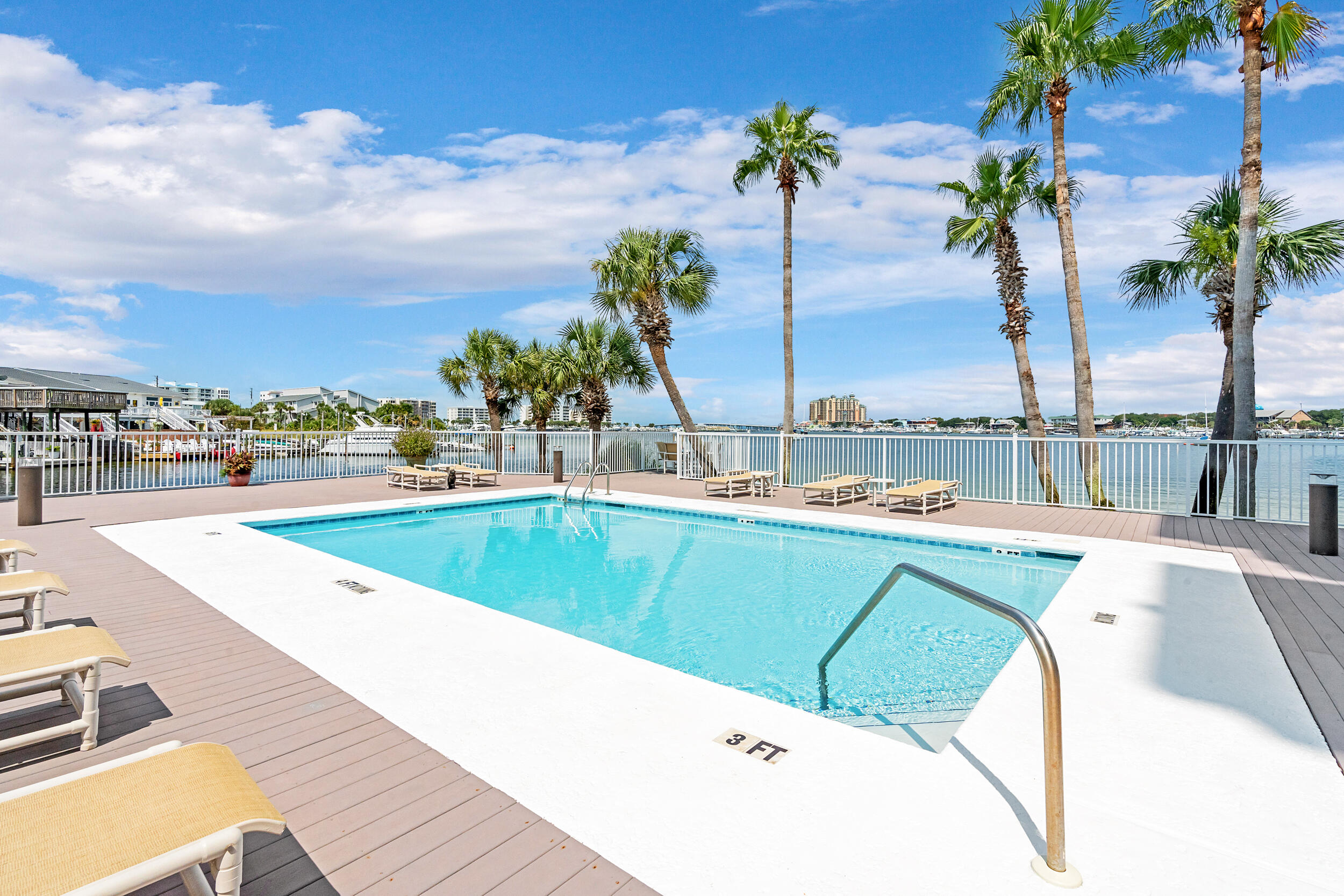 DESTIN HARBOR RESORT WEST - Residential