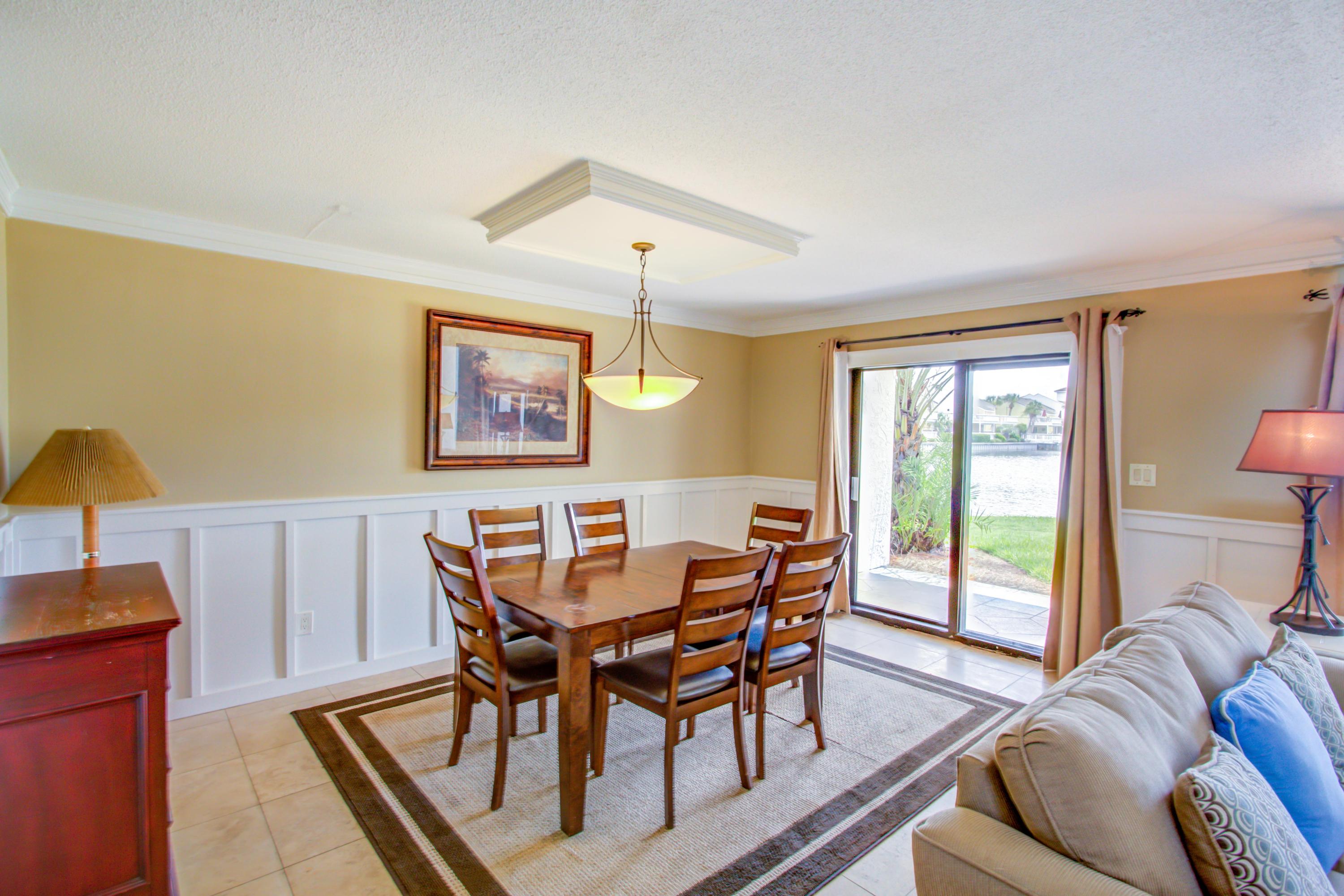 SHORELINE TOWERS 4 - Residential