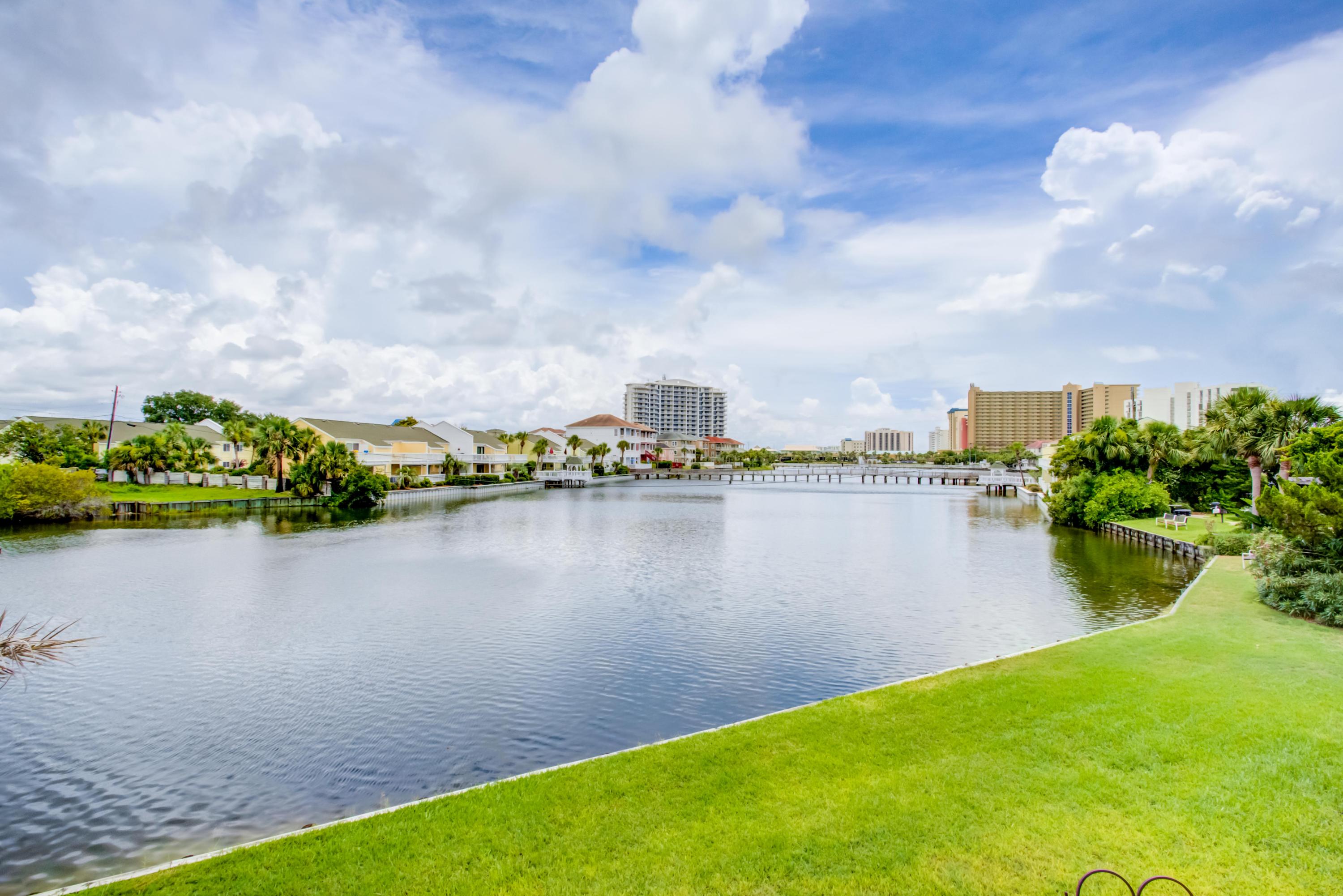 SHORELINE TOWERS 4 - Residential