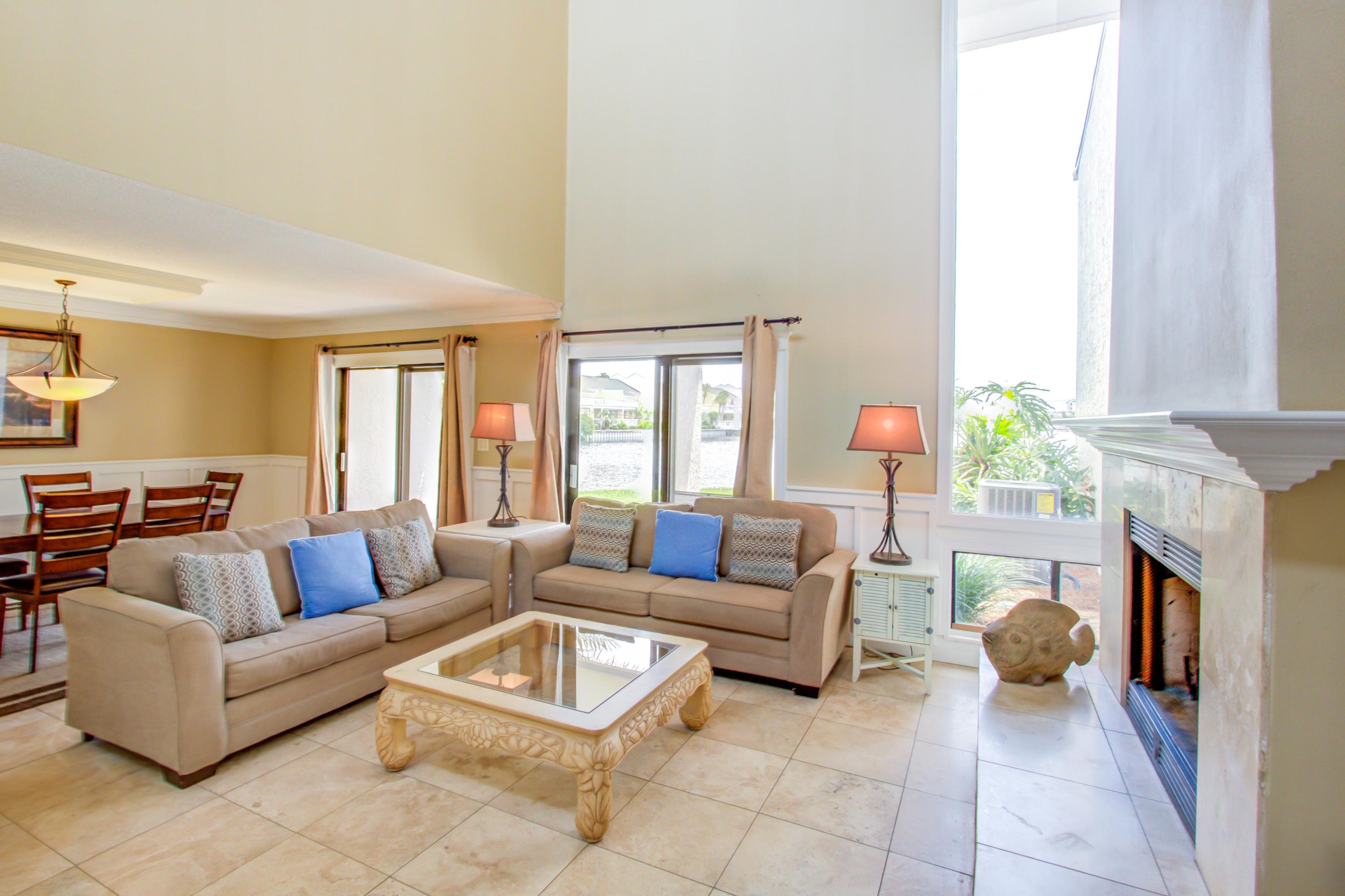 SHORELINE TOWERS 4 - Residential