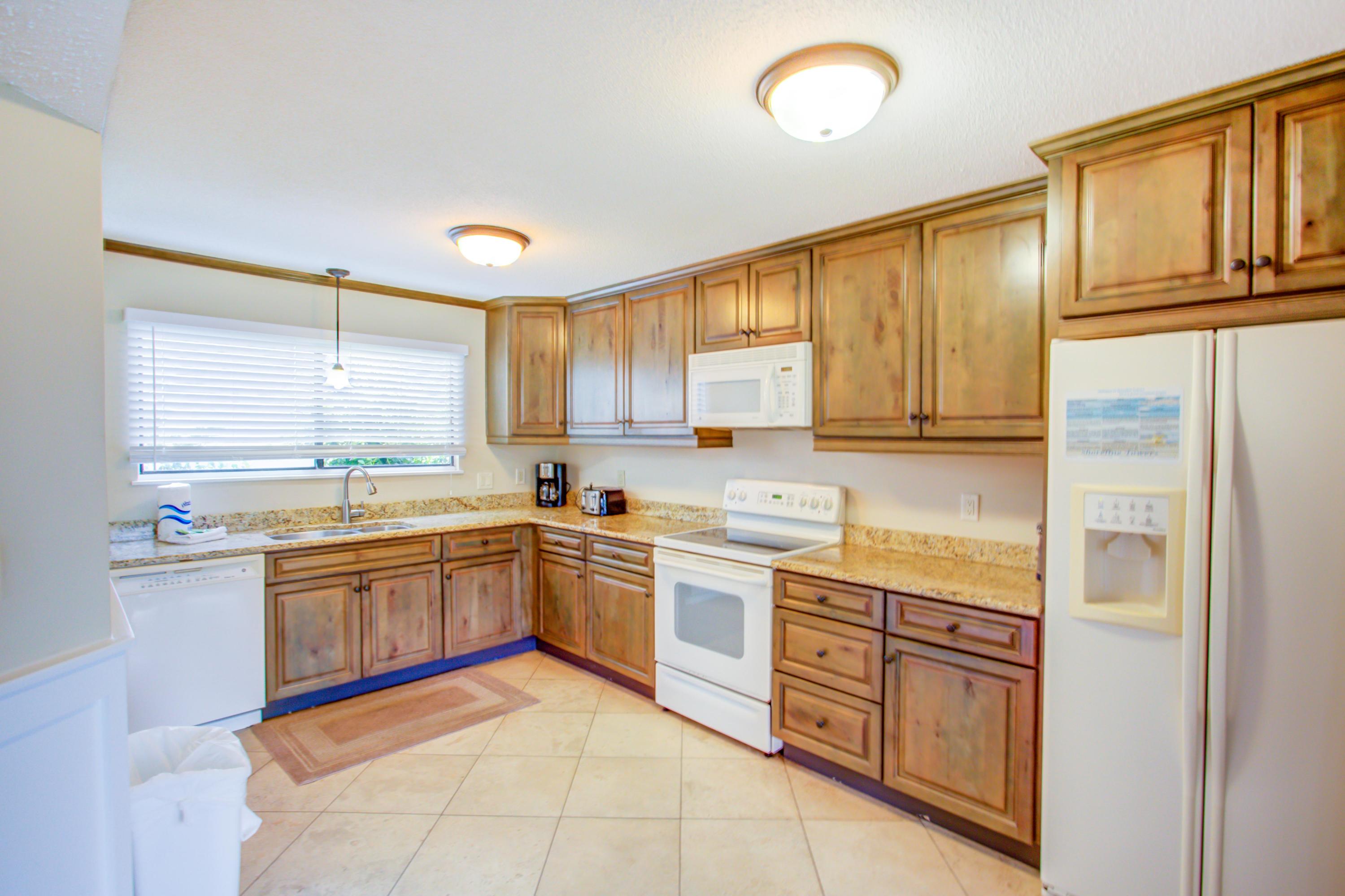 SHORELINE TOWERS 4 - Residential