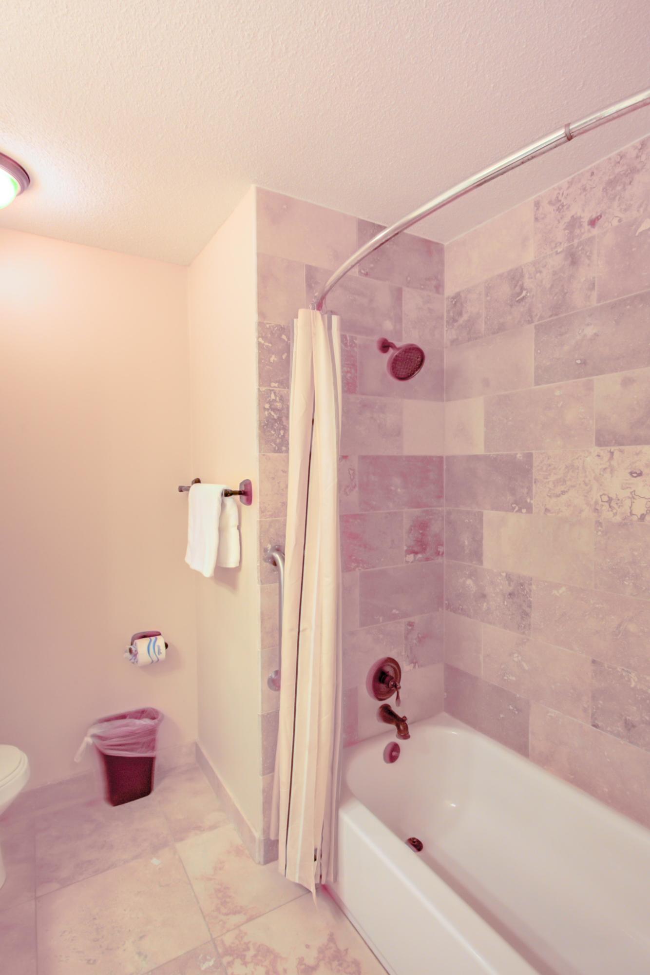 SHORELINE TOWERS 4 - Residential