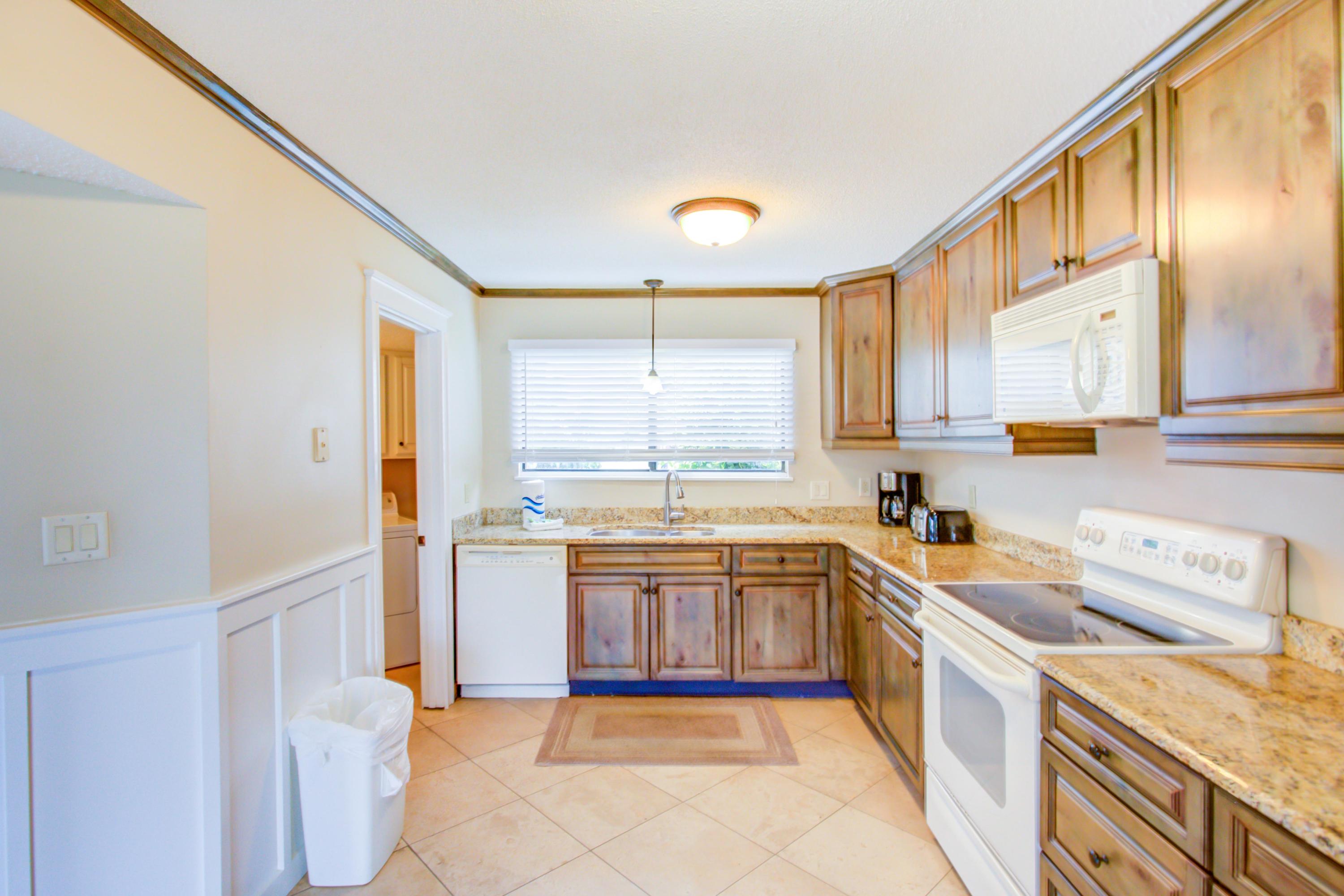 SHORELINE TOWERS 4 - Residential