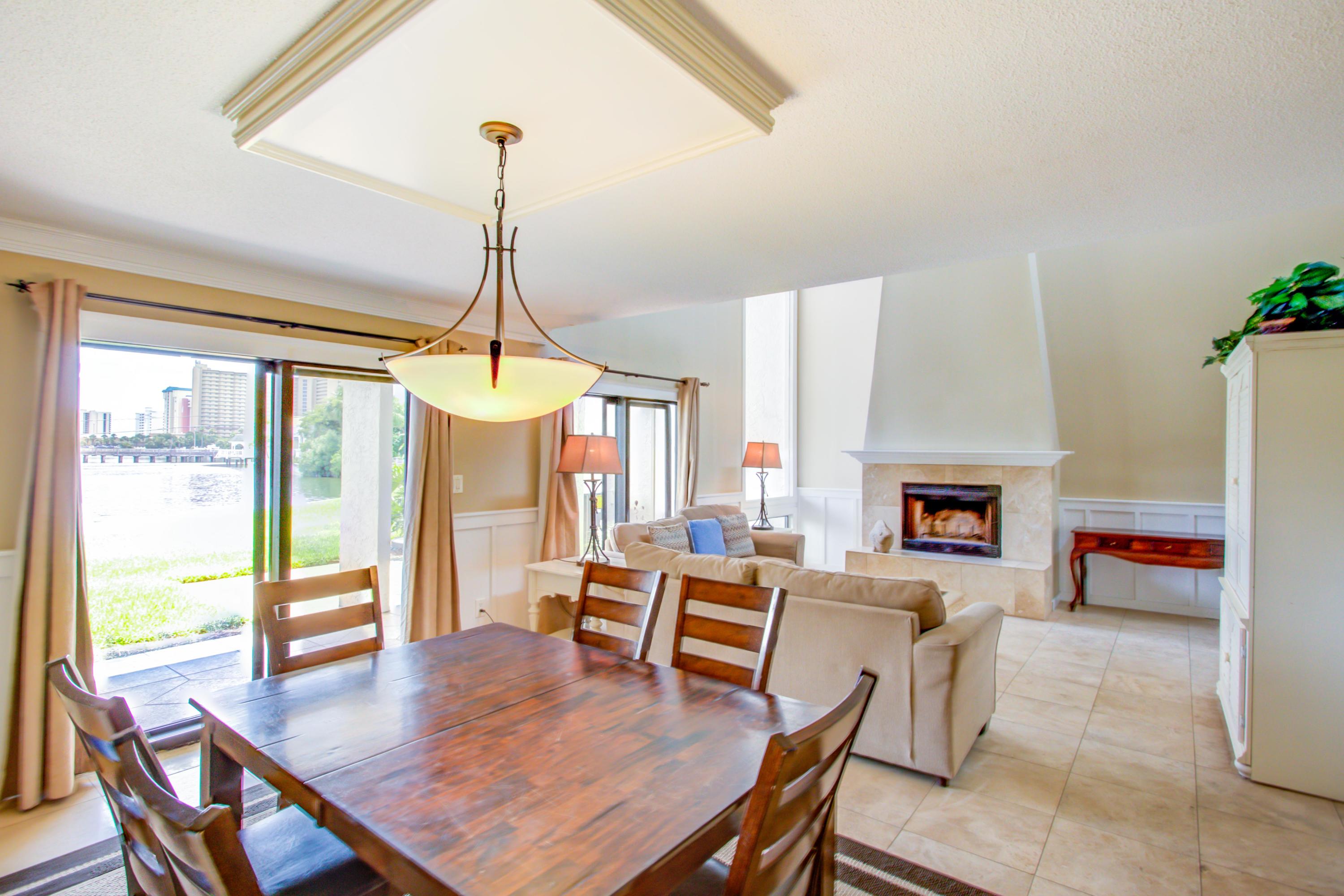 SHORELINE TOWERS 4 - Residential