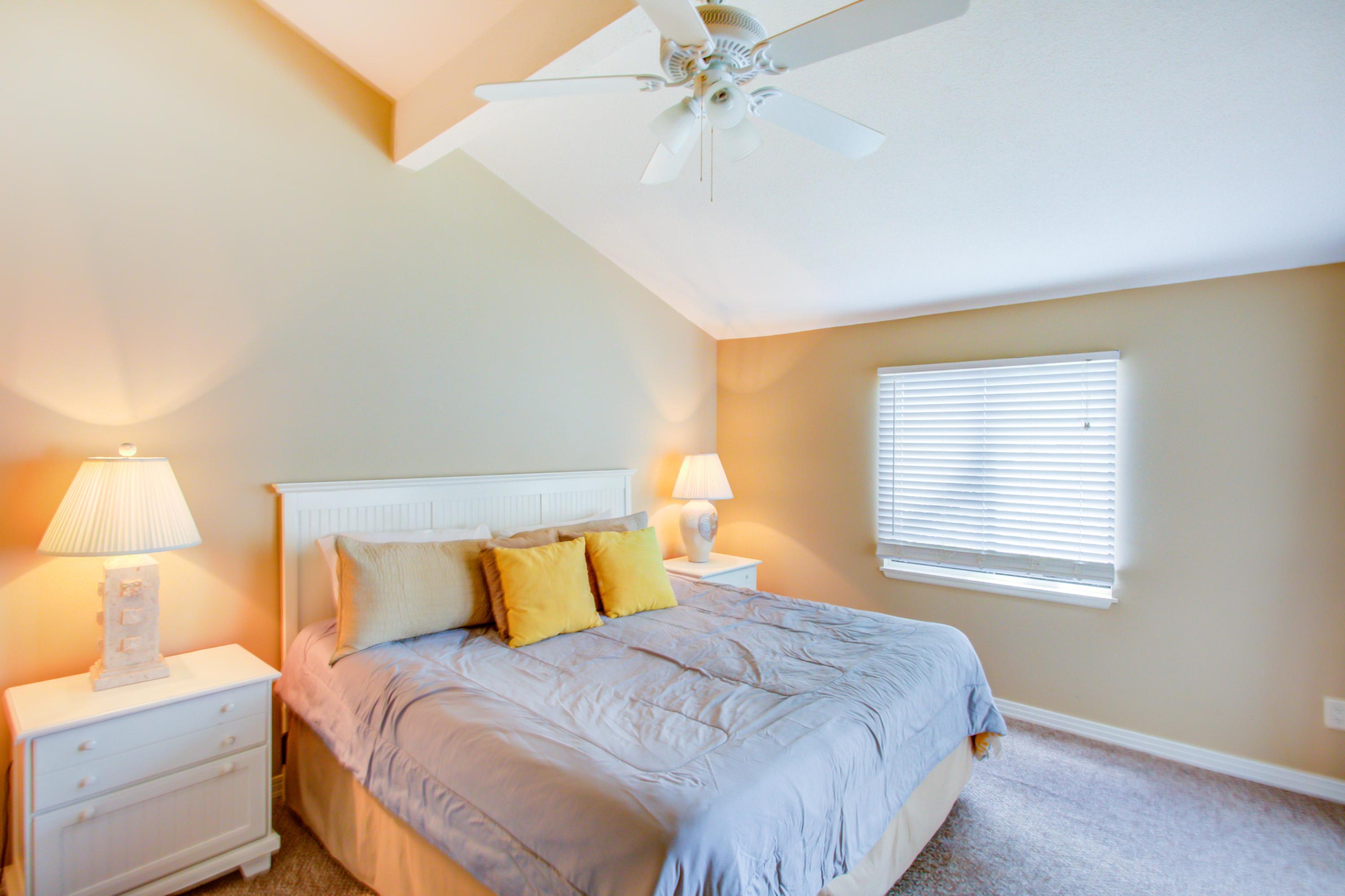 SHORELINE TOWERS 4 - Residential