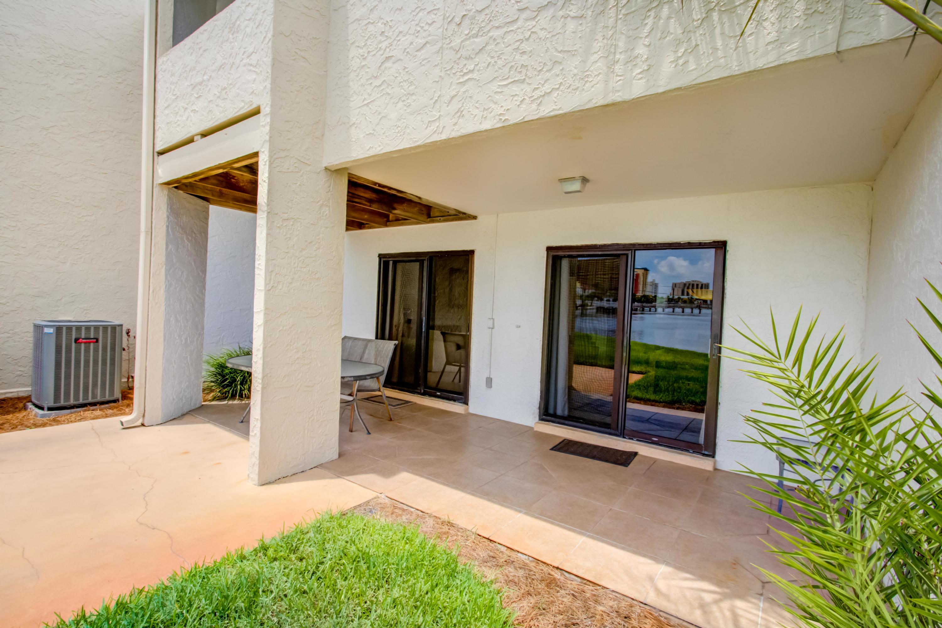 SHORELINE TOWERS 4 - Residential