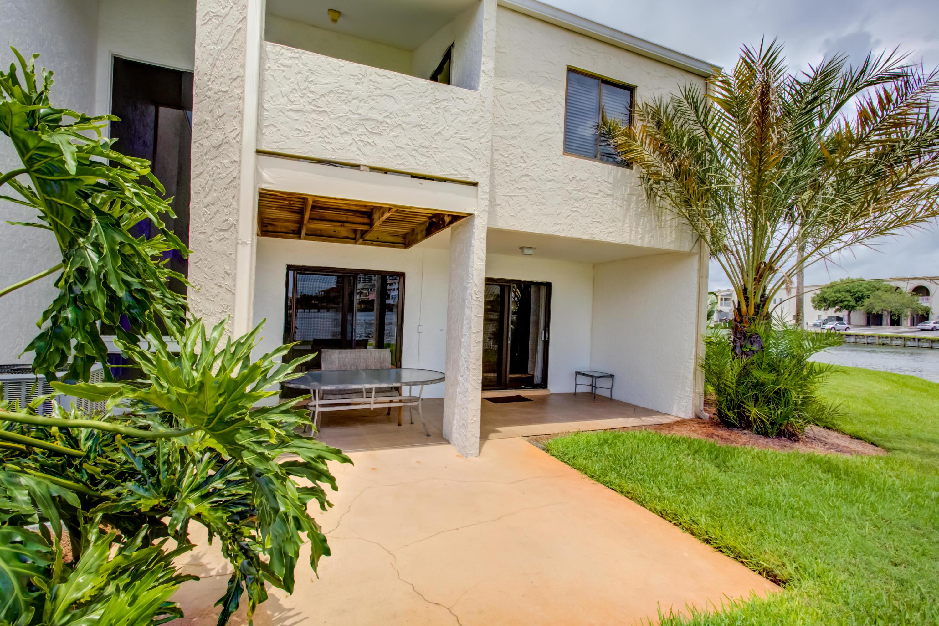 SHORELINE TOWERS 4 - Residential