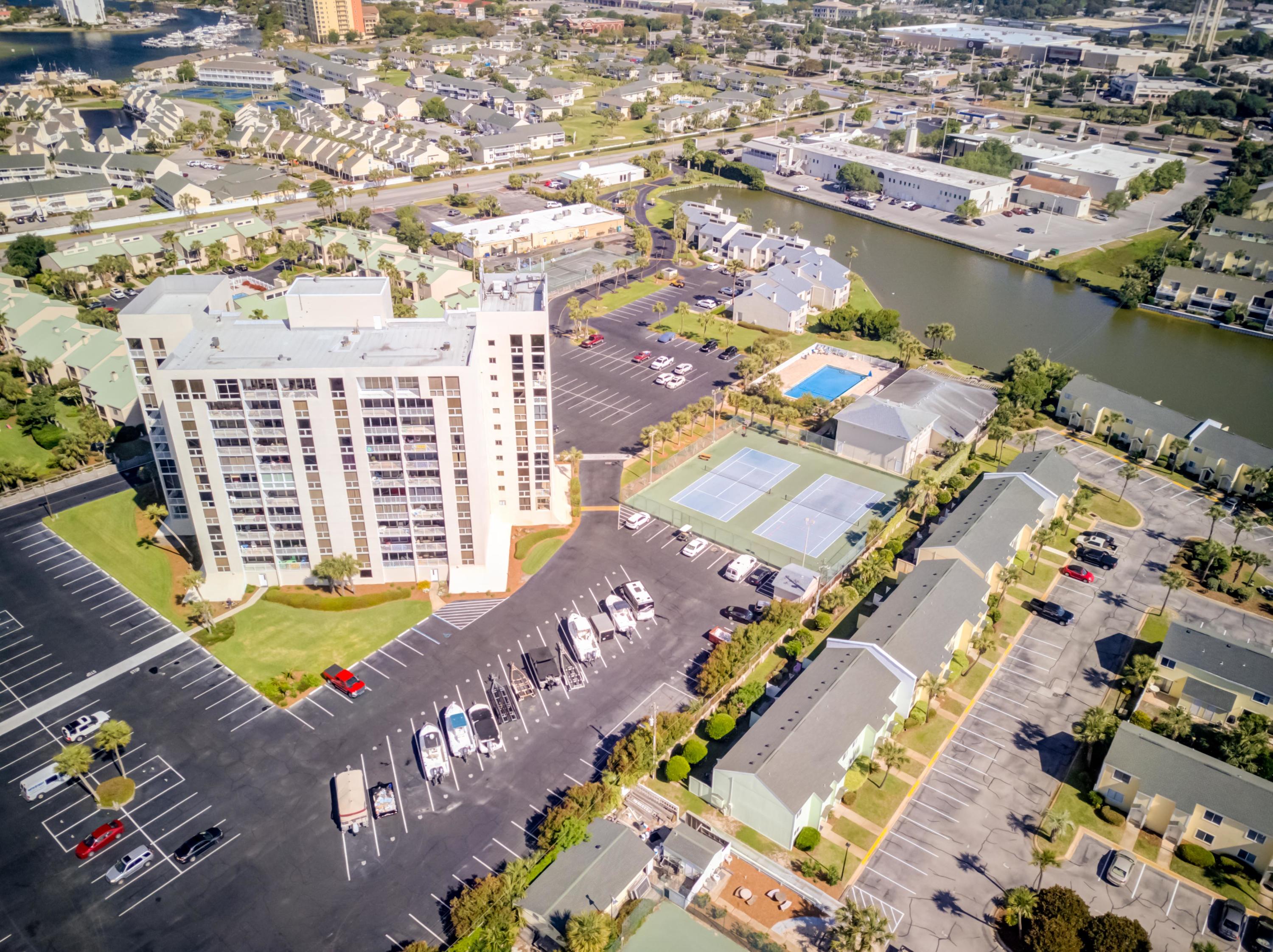 SHORELINE TOWERS 4 - Residential