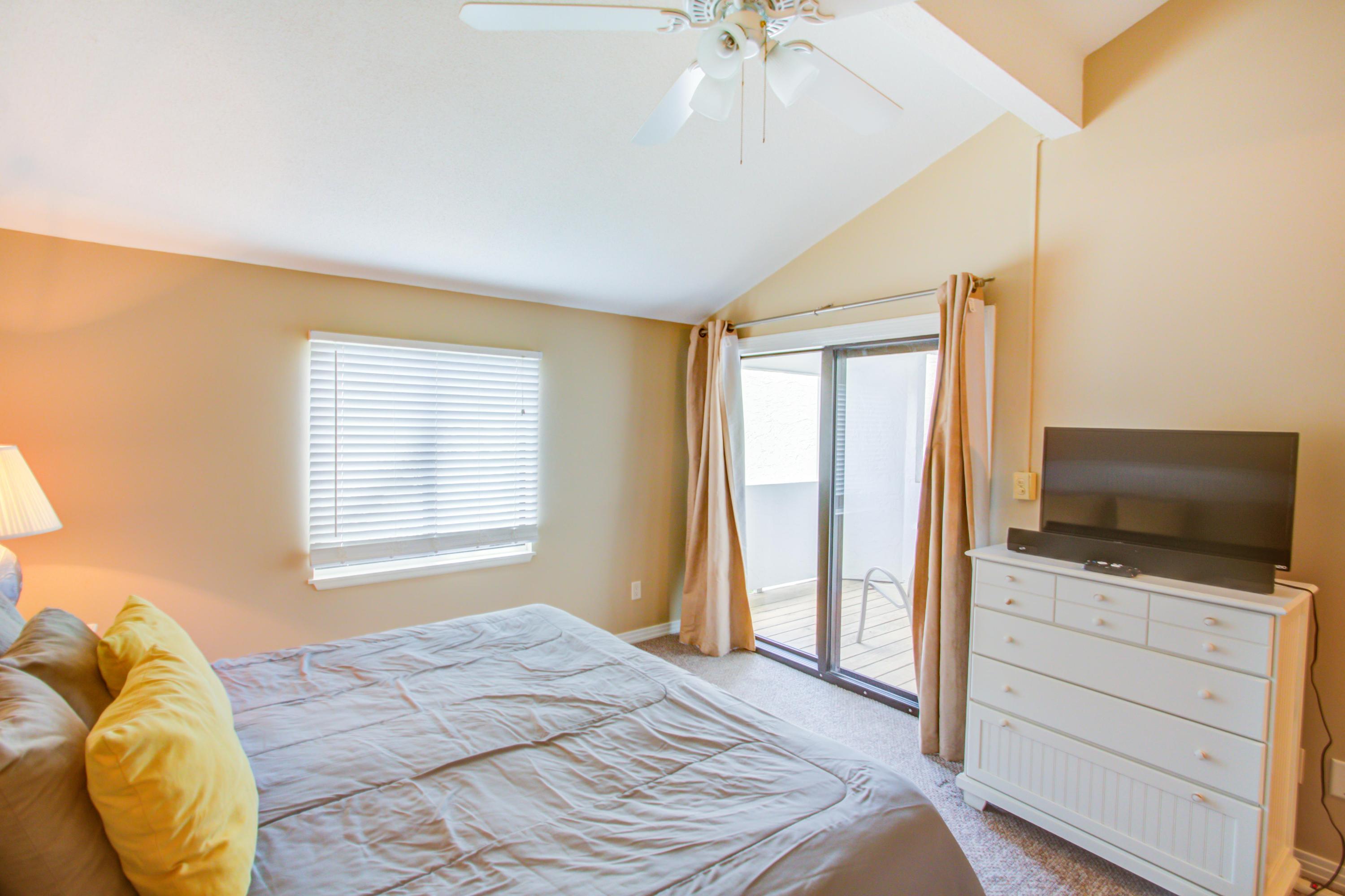 SHORELINE TOWERS 4 - Residential