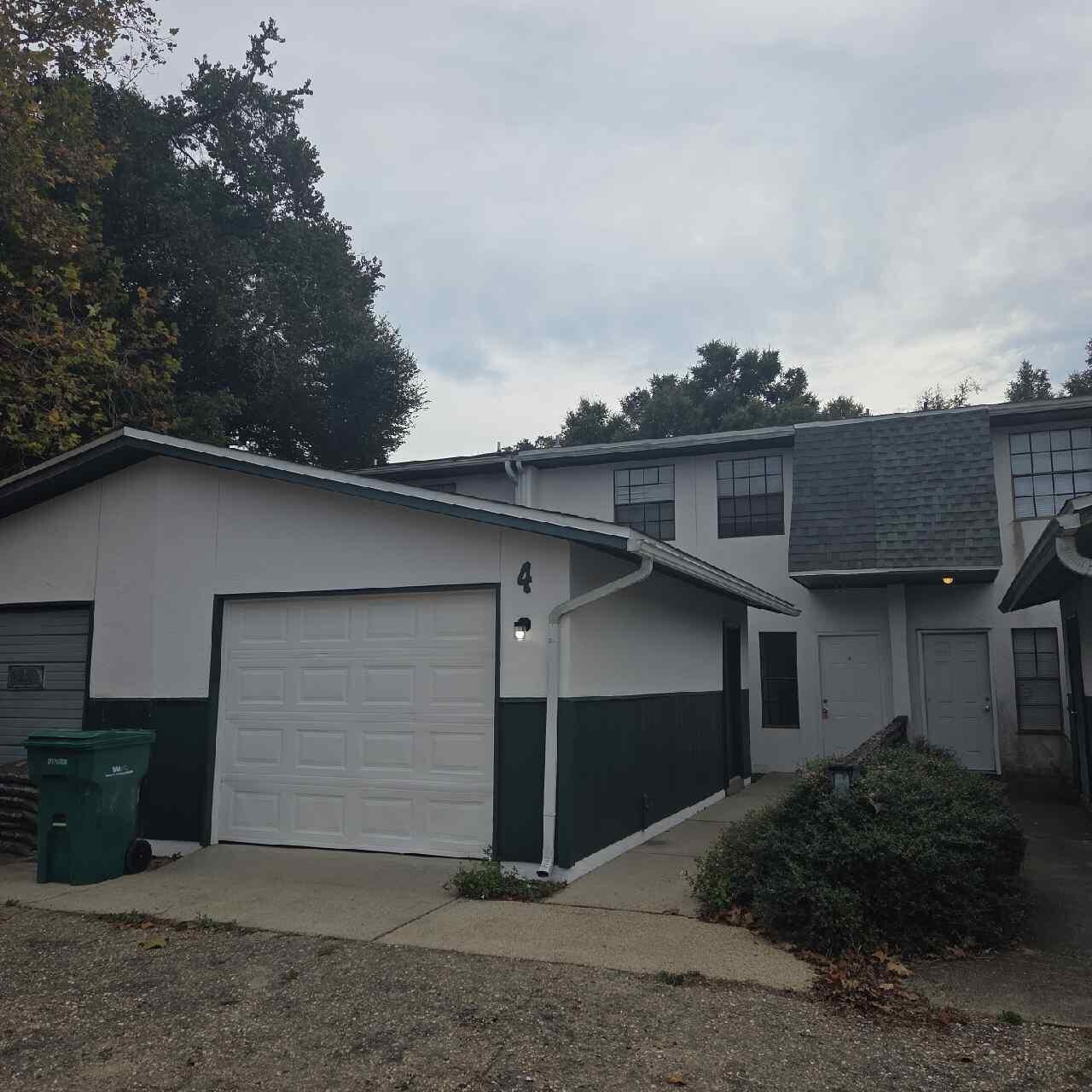 PORT DIXIE - Residential Lease