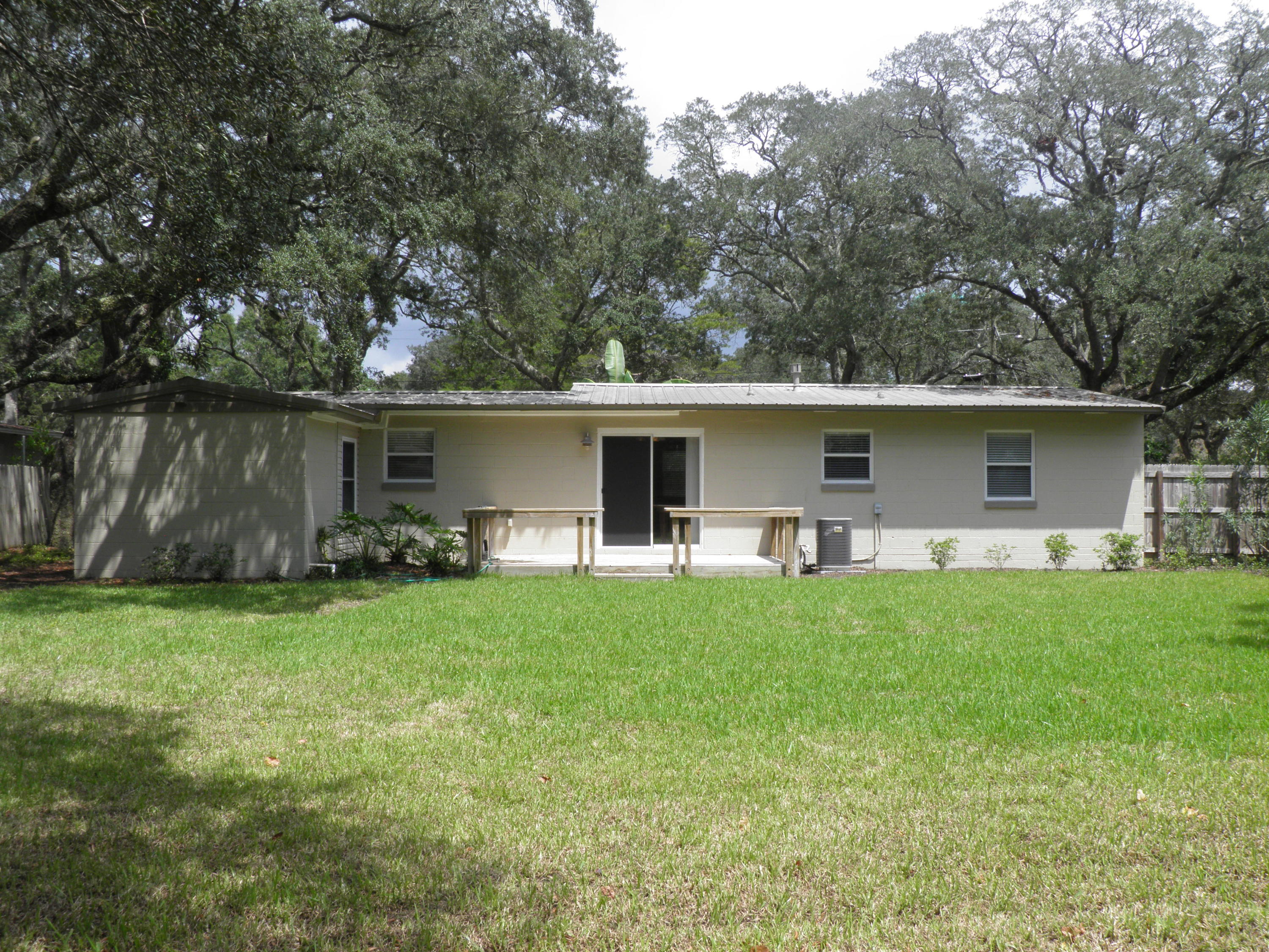 GARNIERS BEACH 2ND Addition, Lot 11 Blk 2. - Residential