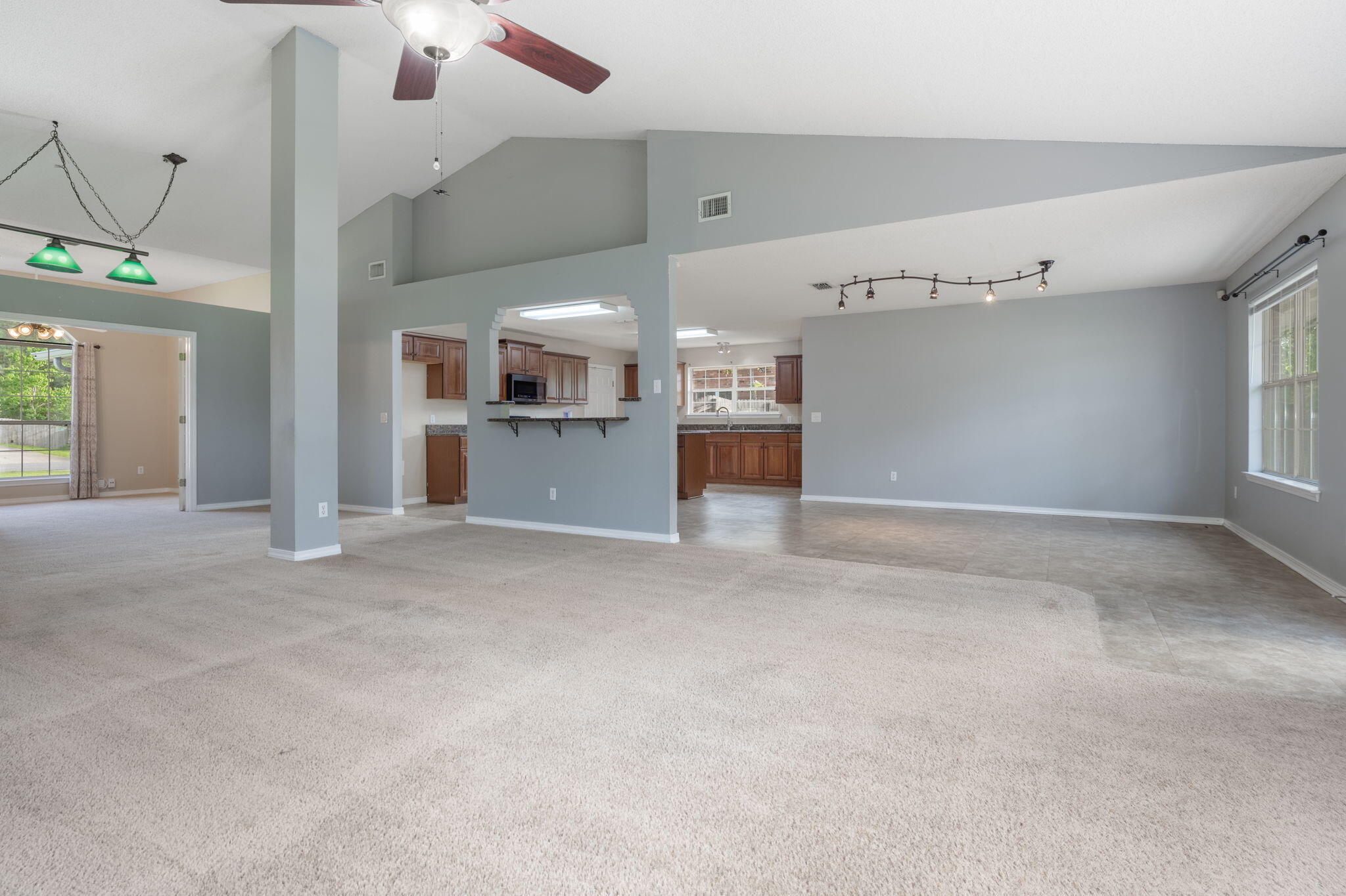 HOLLEY BY THE SEA - Residential