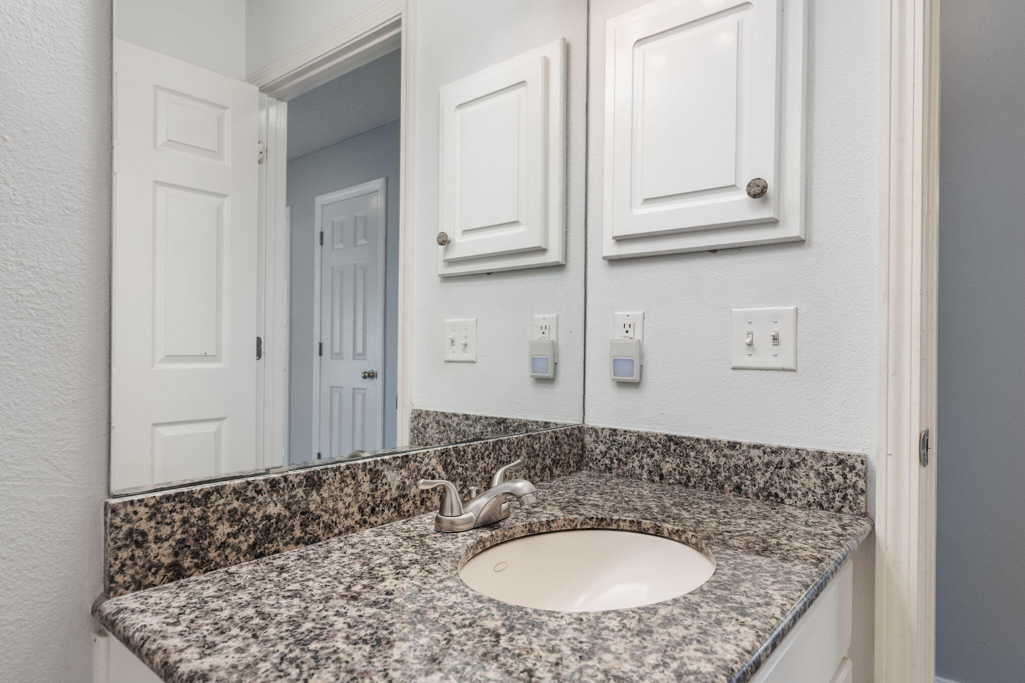 HOLLEY BY THE SEA - Residential