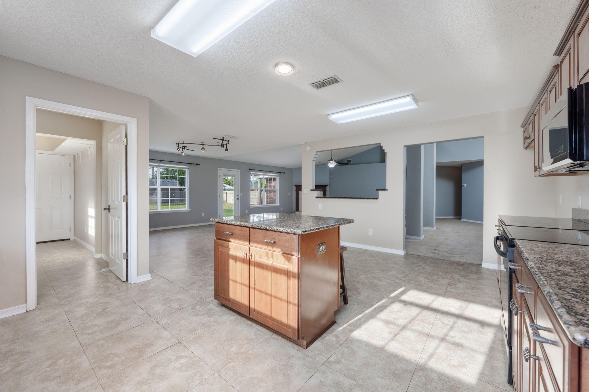 HOLLEY BY THE SEA - Residential