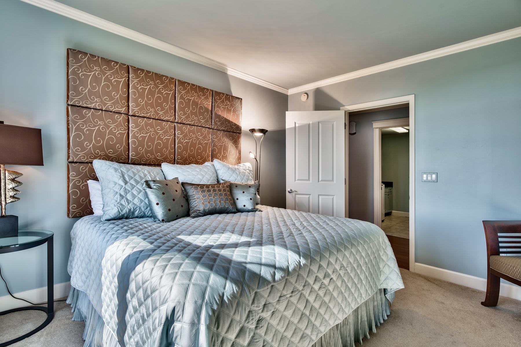 ONE WATER PLACE AT KELLY PLANTATION - Residential