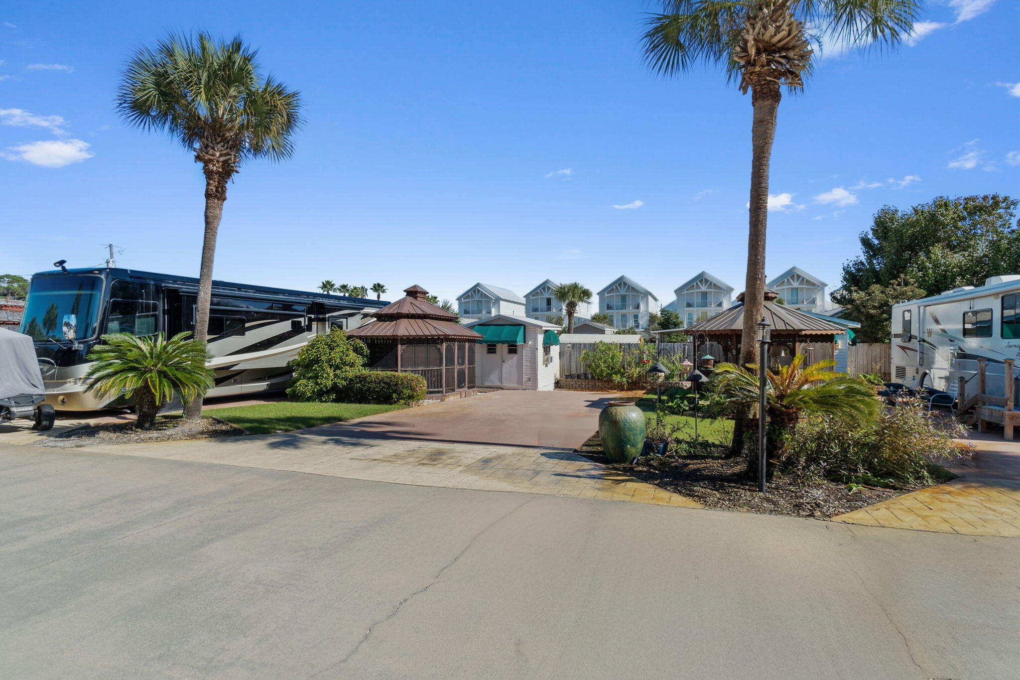 OCEANSIDE - Land