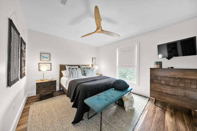 SHORELINE TOWNHOUSE - Residential