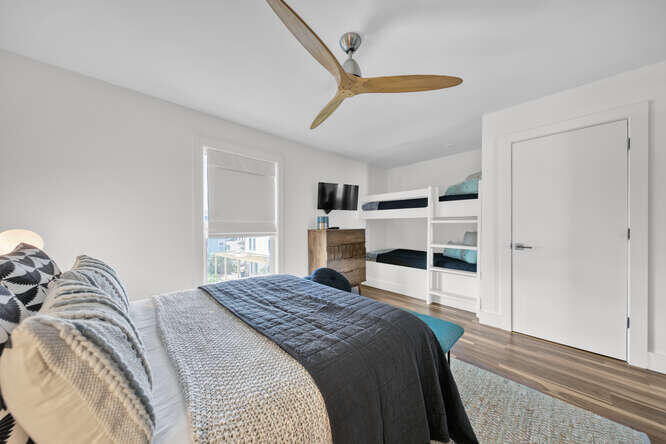 SHORELINE TOWNHOUSE - Residential