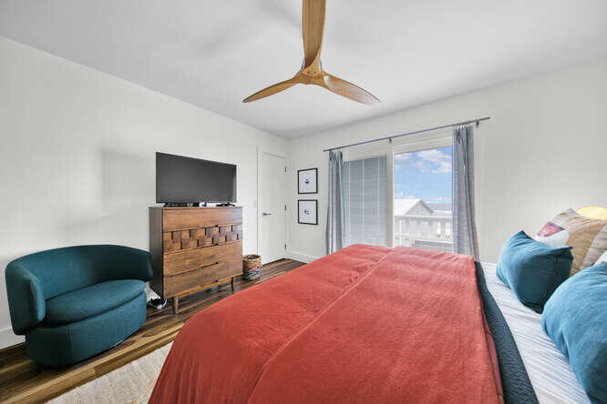 SHORELINE TOWNHOUSE - Residential