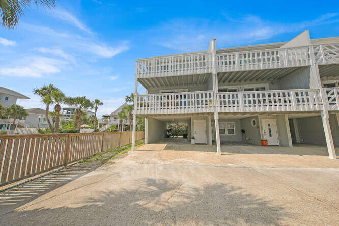 SHORELINE TOWNHOUSE - Residential