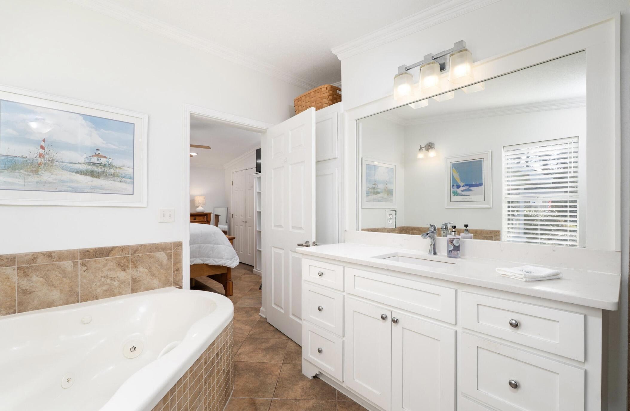 MONARCH ESTATES - Residential