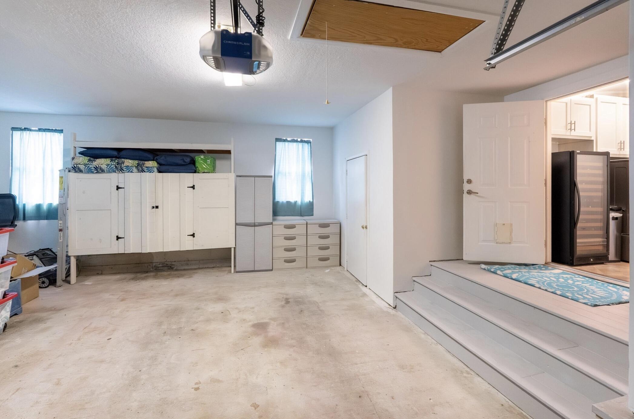 MONARCH ESTATES - Residential