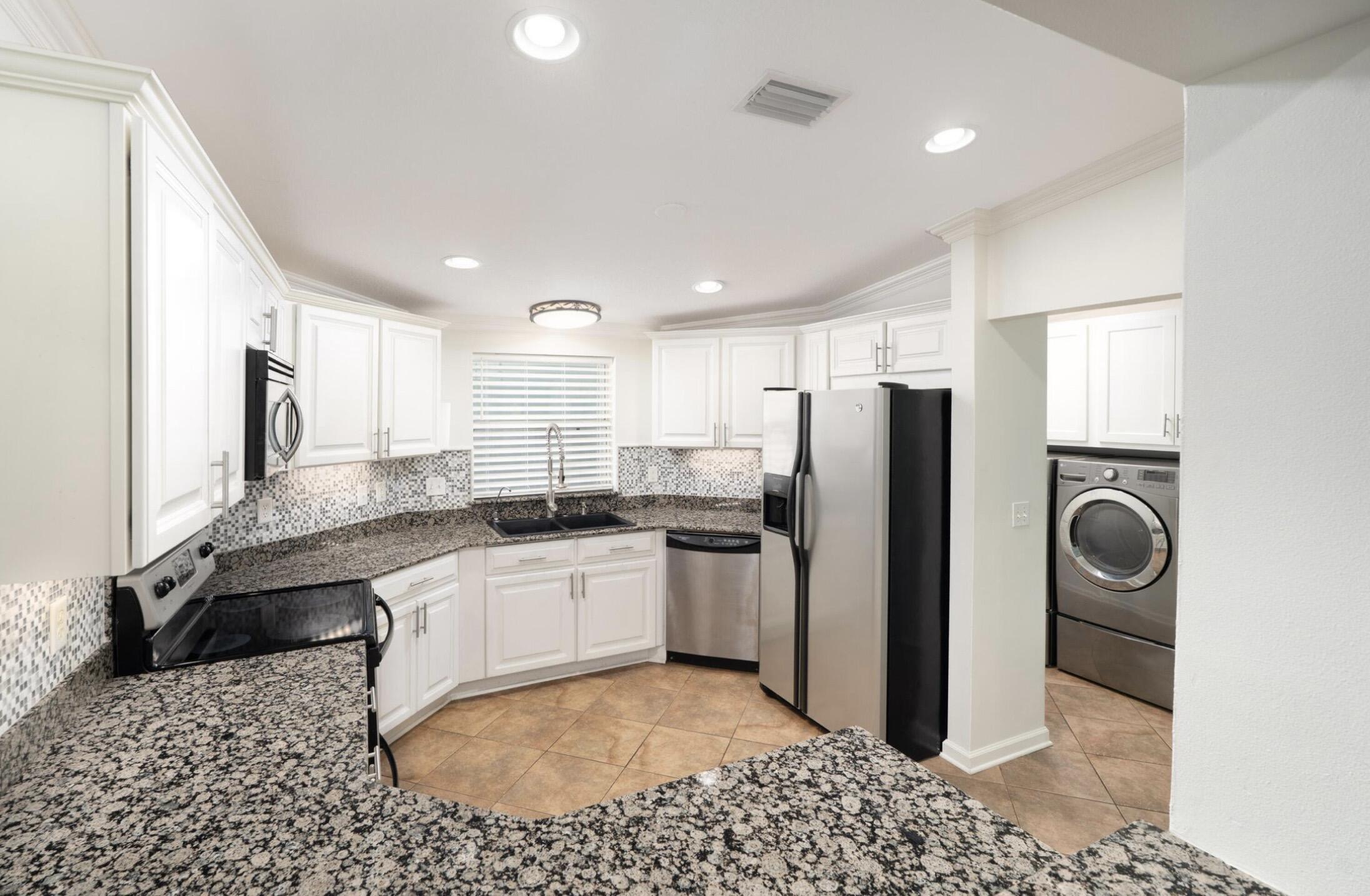 MONARCH ESTATES - Residential