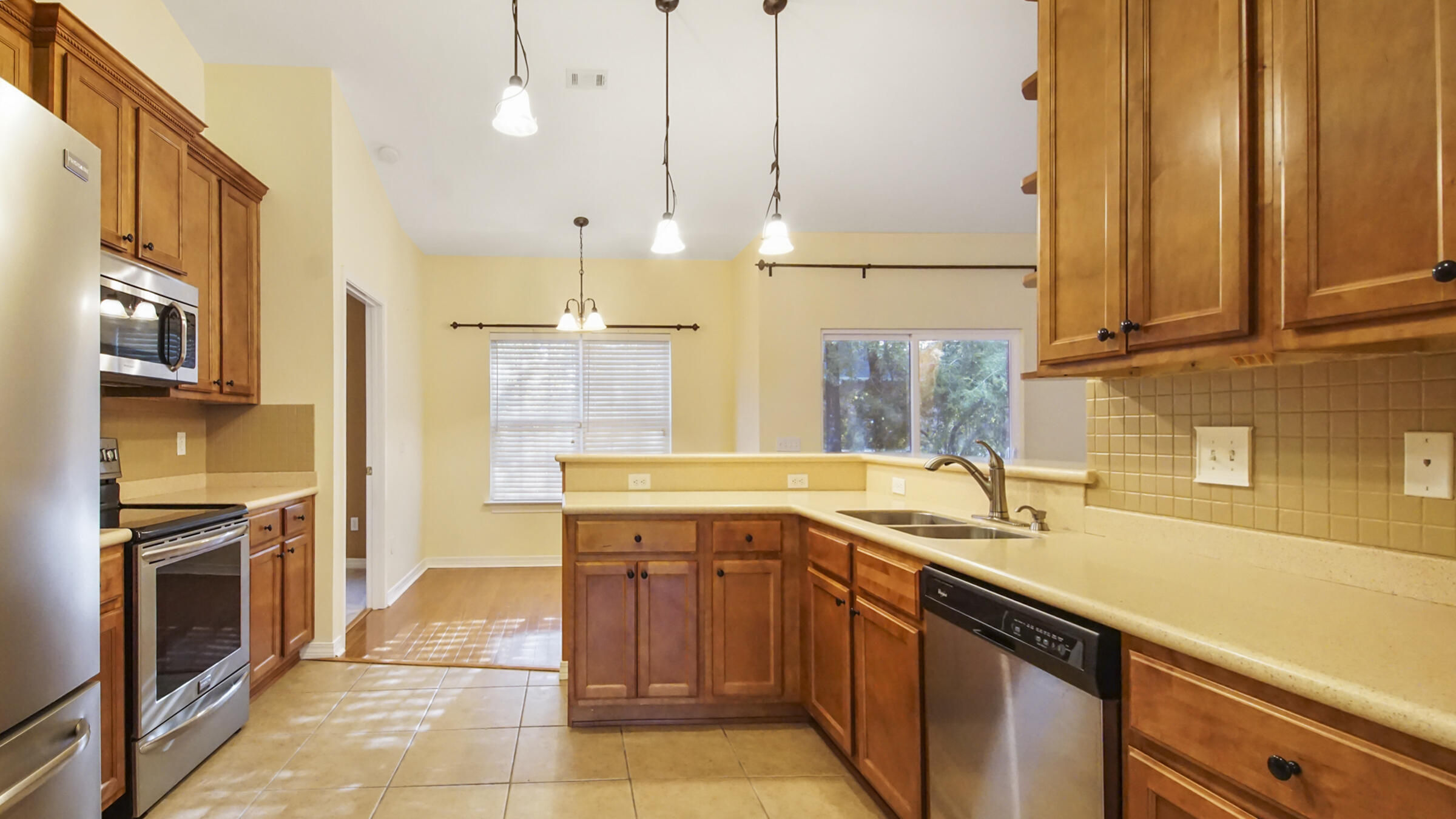 MAGNOLIA LAKE ESTATES PH 2 - Residential