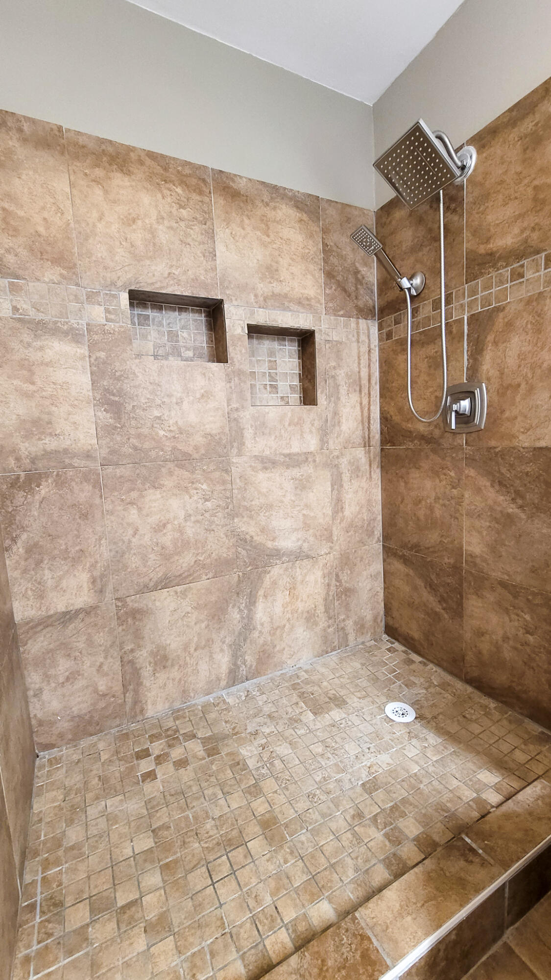 HIDDEN TRAILS PH 1 - Residential