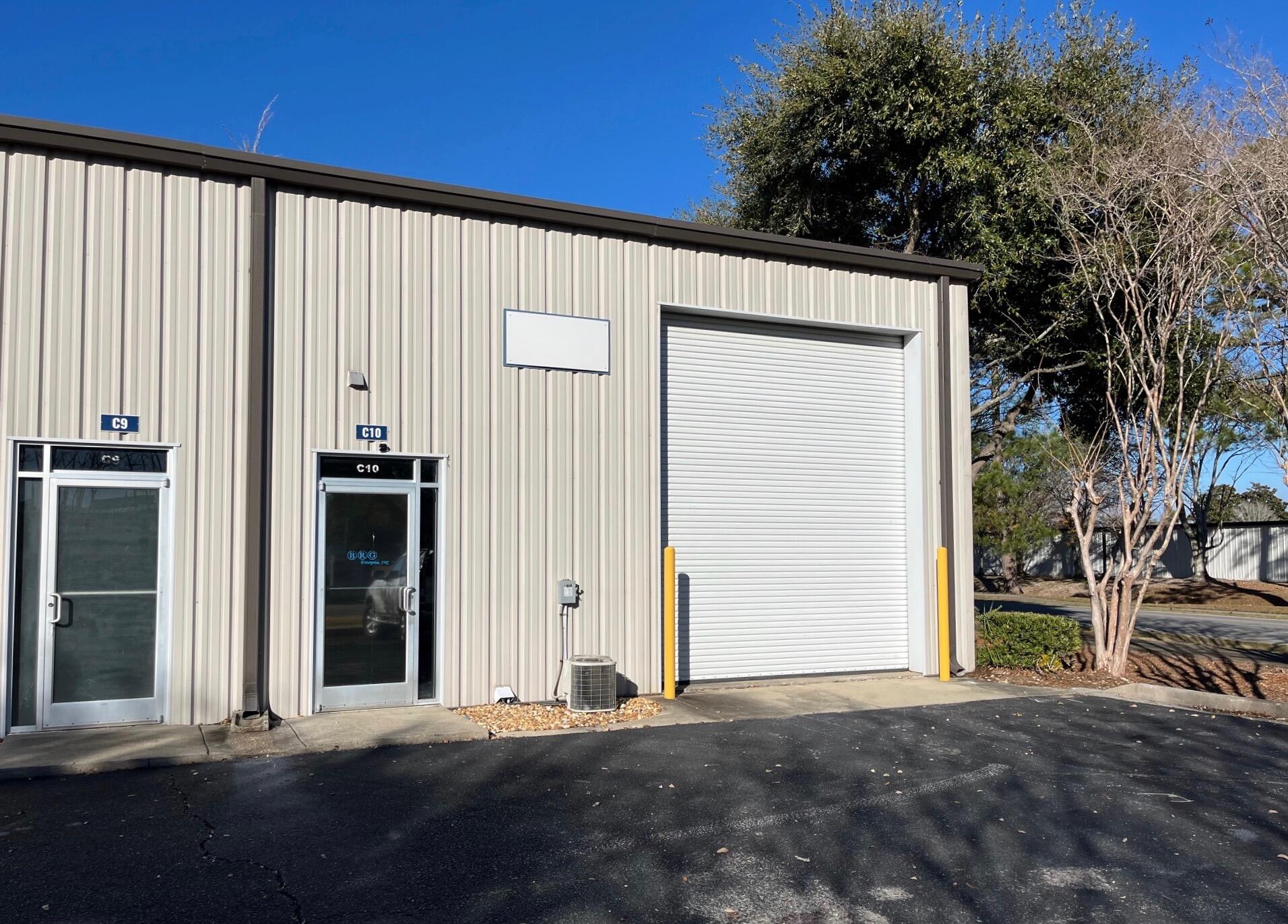 Available for Lease, 1680sf of Office Warehouse in Destin FL. This unit is comprised of a private office, and 1480sf  warehouse. The warehouse portion has a 14ft overhead door and 16ft eave heights.